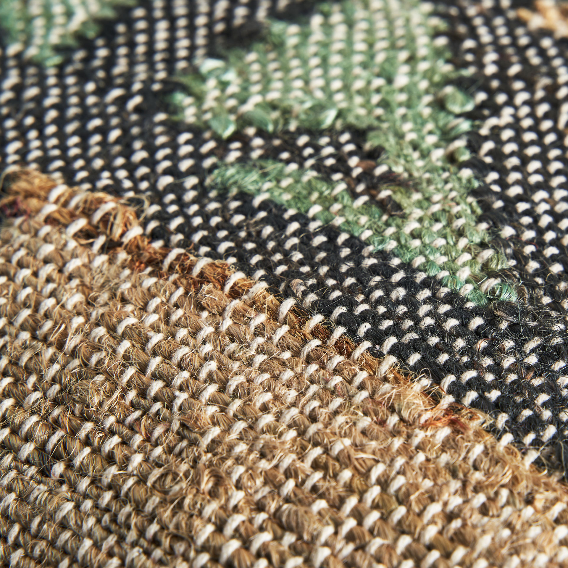 Квадратная подушка Keith коричневого цвета Vical