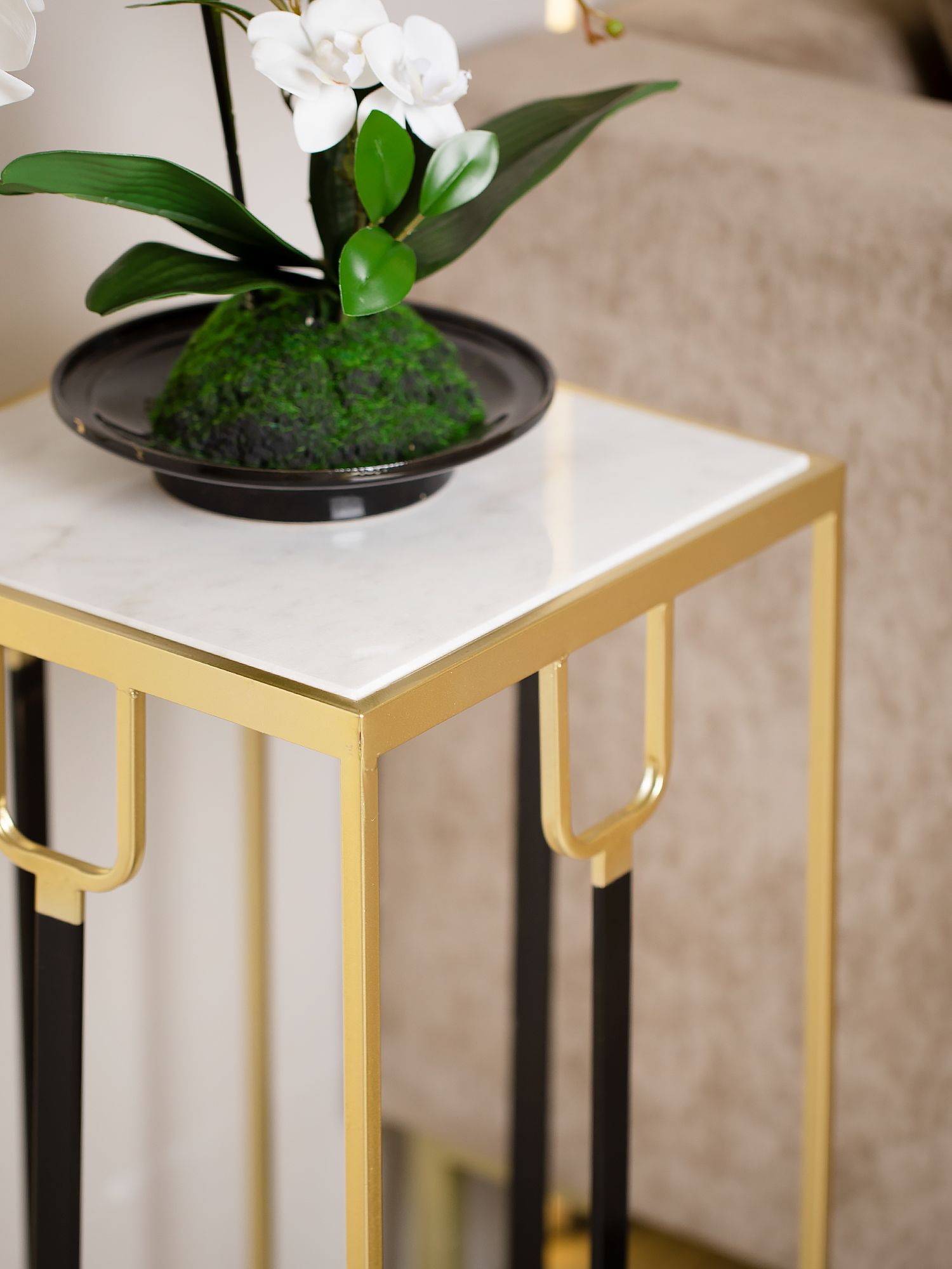 Столик интерьерный с белым мрамором Glasar 54-132