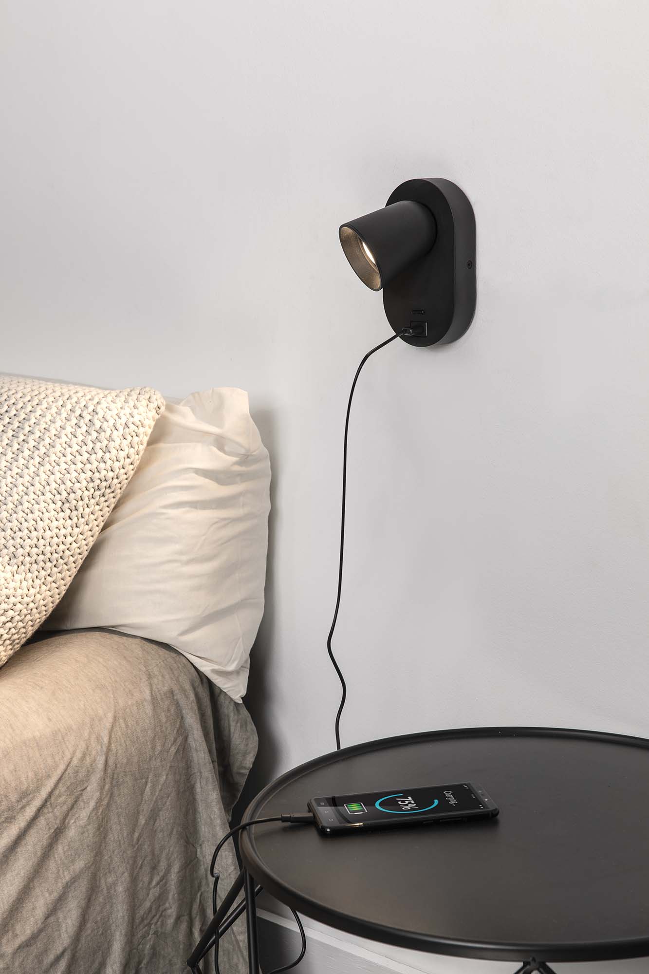 Настенный светильник CORB USB C черный Faro