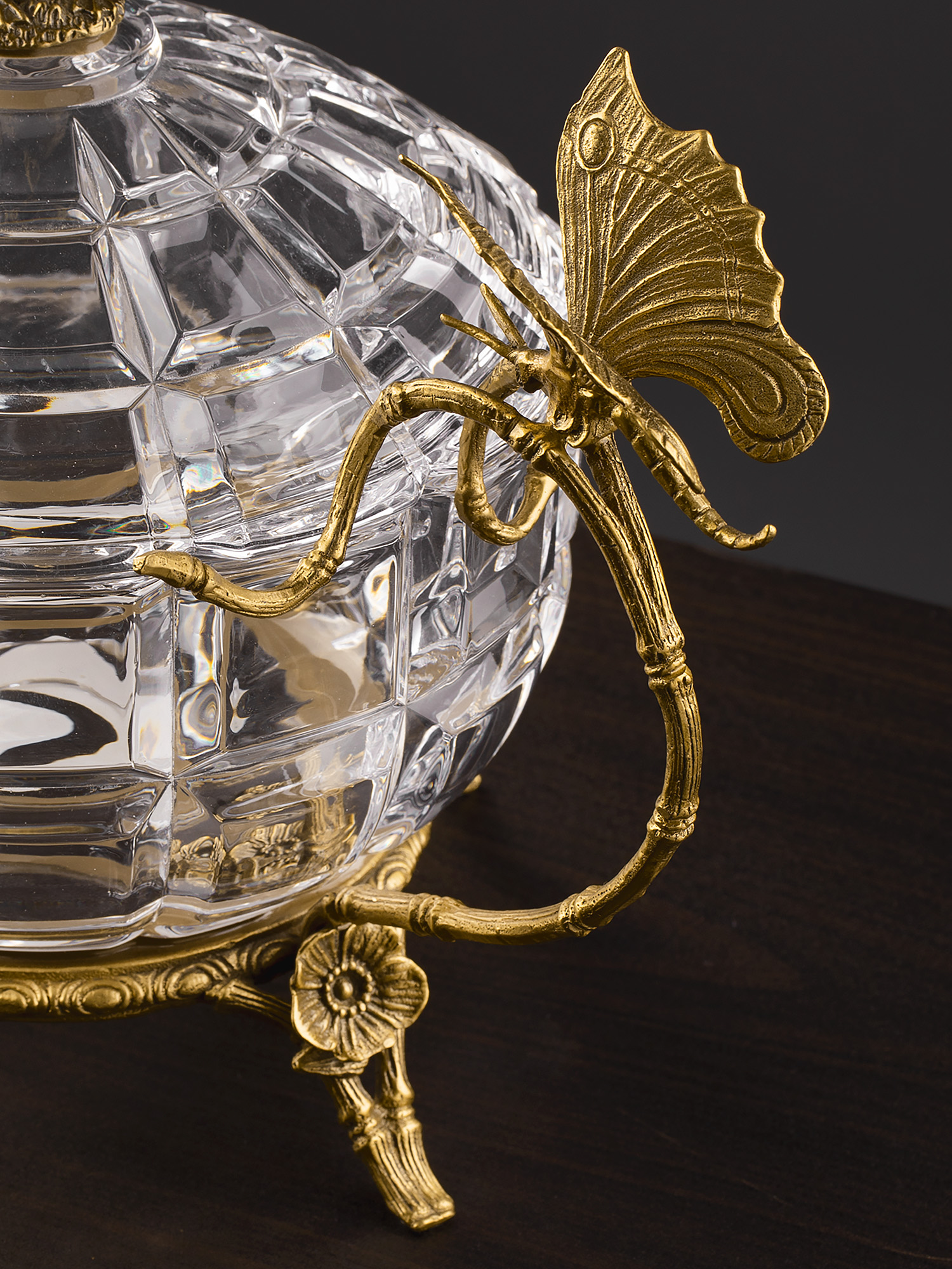 Конфетница с лебедем и бабочками Glasar HGL482/GLASS