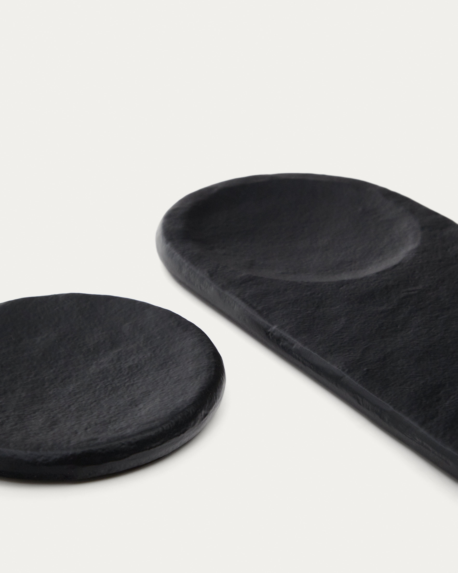 Набор из 2 черных алюминиевых подносов Mabic La Forma 210756