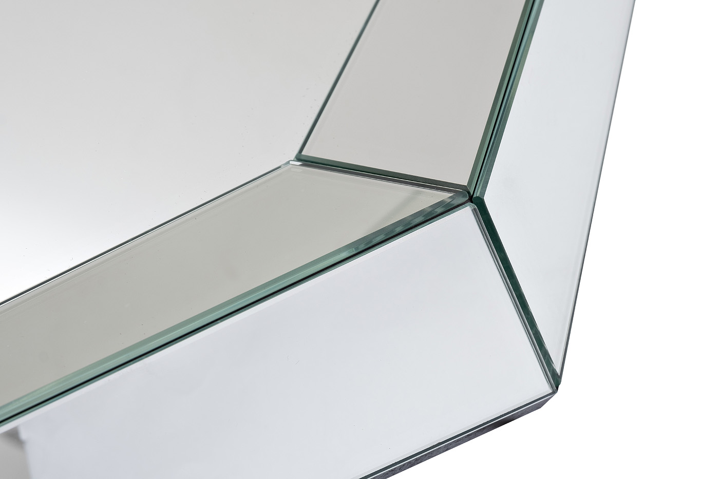 Зеркало настенное с 8ю гранями Garda Decor 19-OA-9122