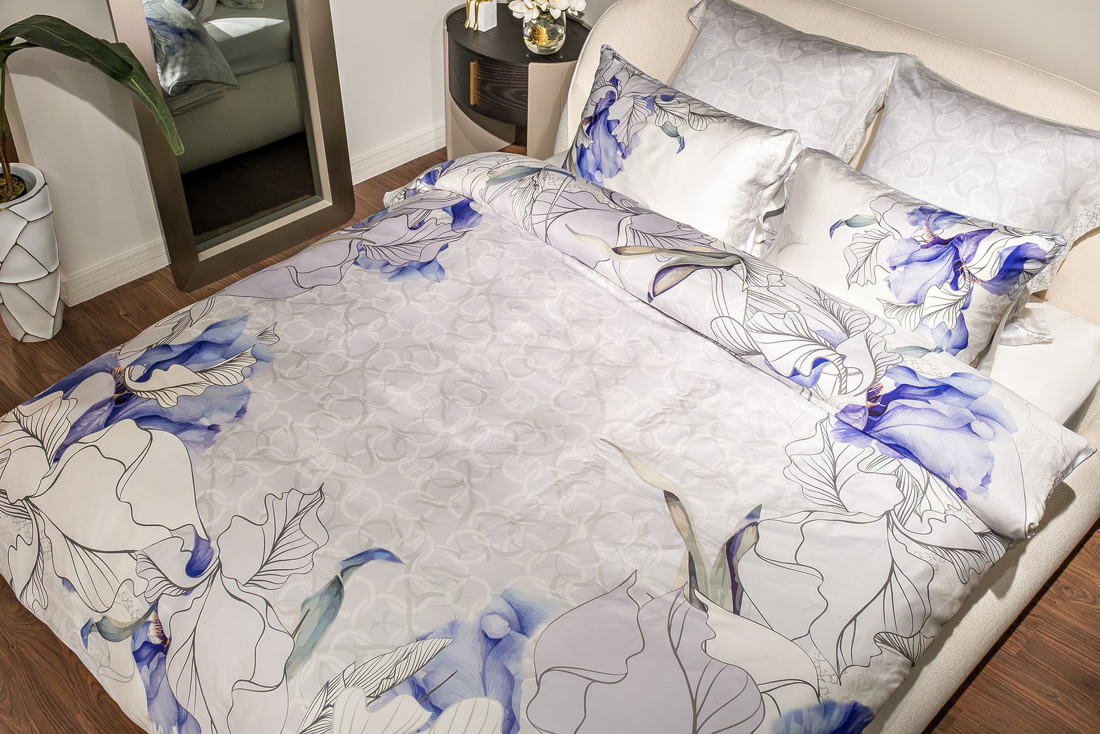 Комплект постельного белья Ирисы, тенсель (145*210-1шт, 50*70-2шт) Garda Decor 180JOD-18031