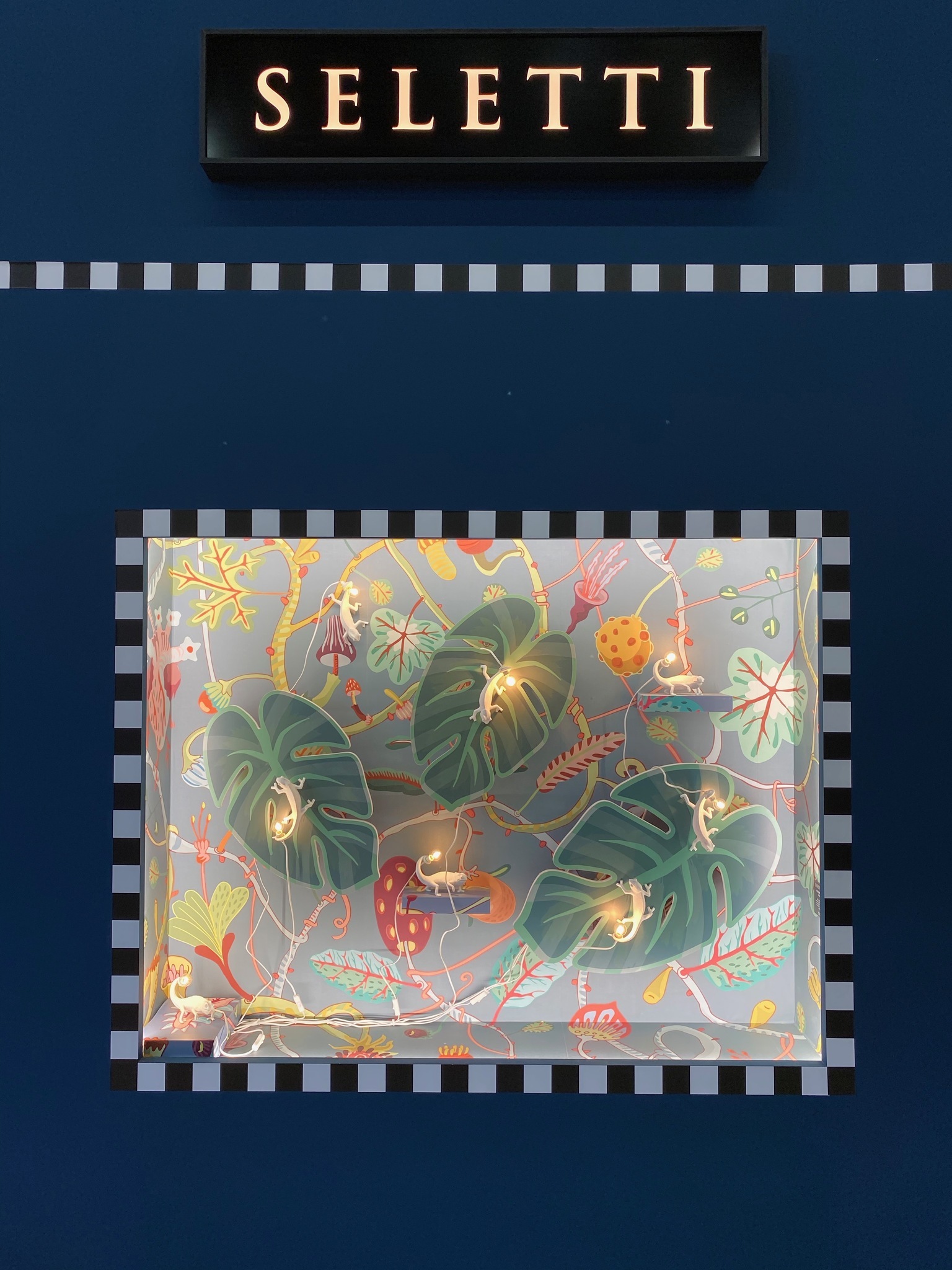 Настенный светильник Seletti Chameleon Going Up USB 15092