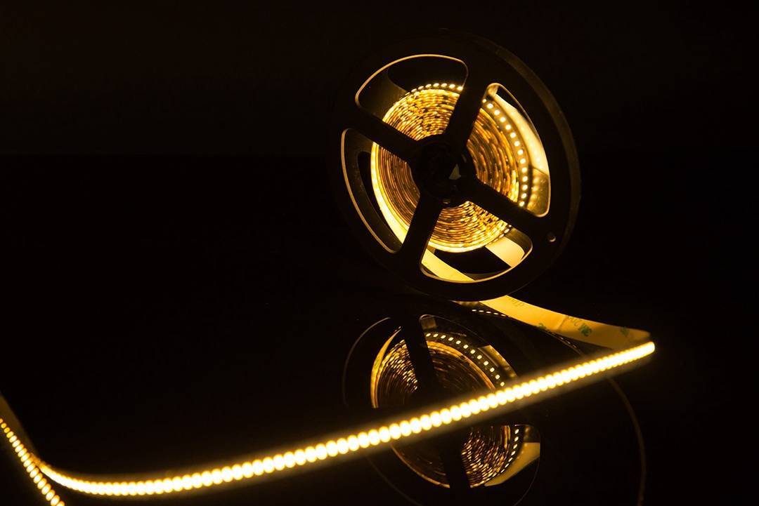 Лента светодиодная SWG SWG4240-12-24-WW-M Лента светодиодная SWG SWG4240-12-24-WW-M