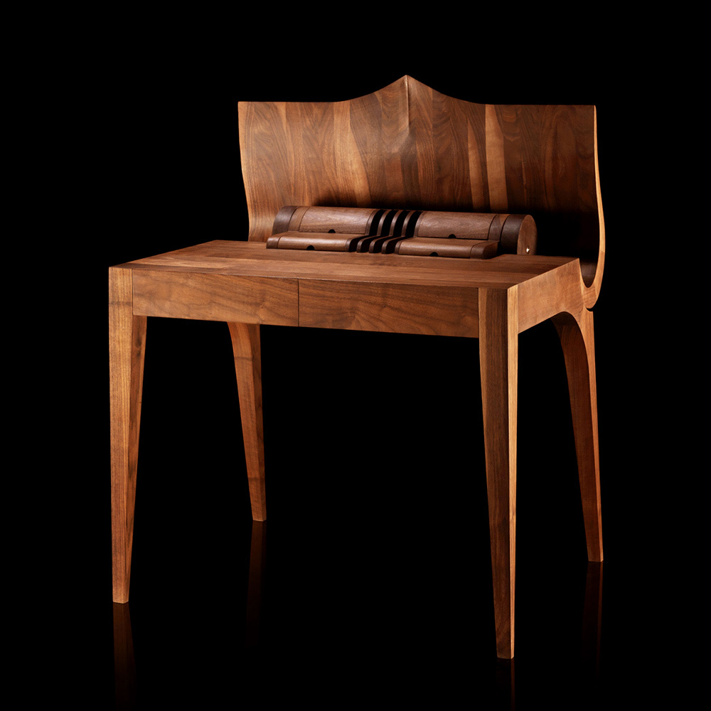 Стол Agrippa VOLTAIRE