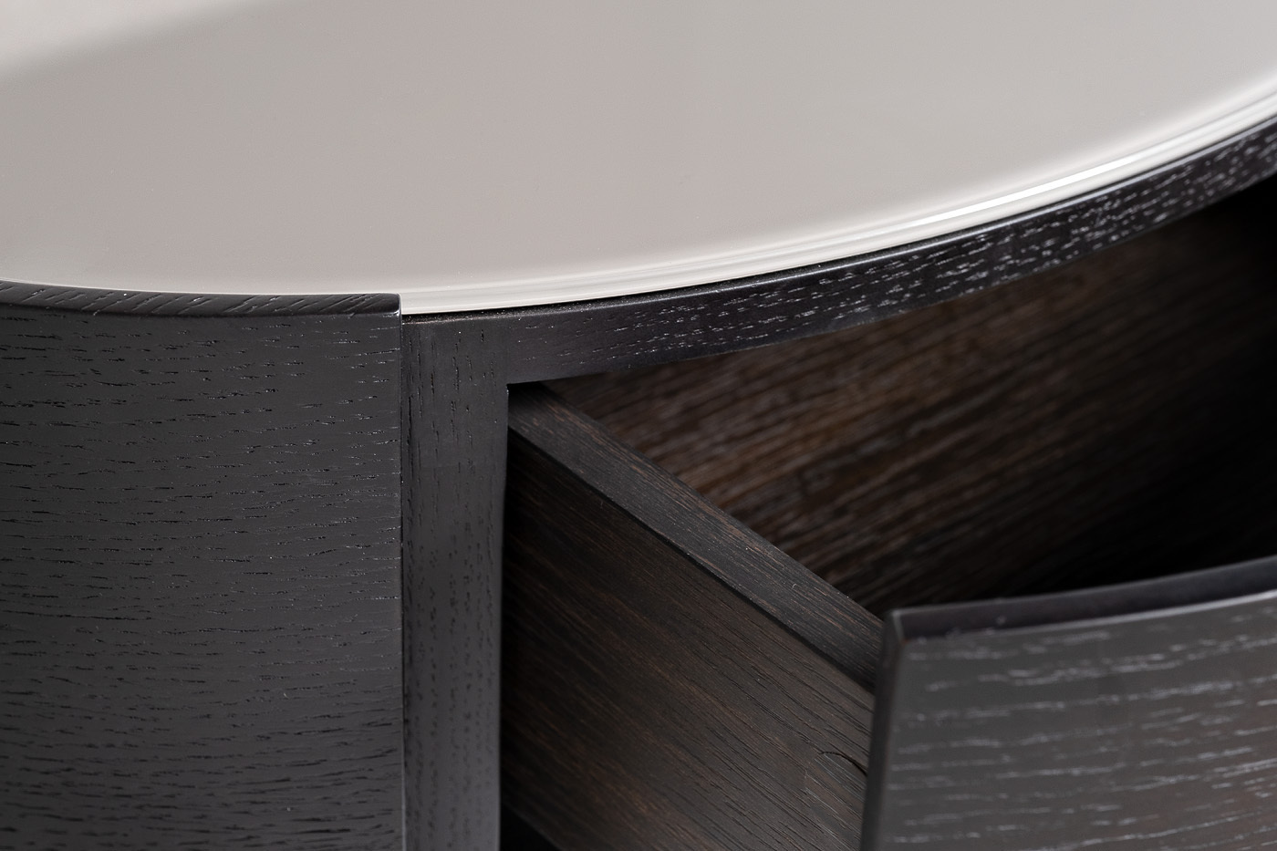 Тумбочка овальная Garda Decor 77IP-NS2076