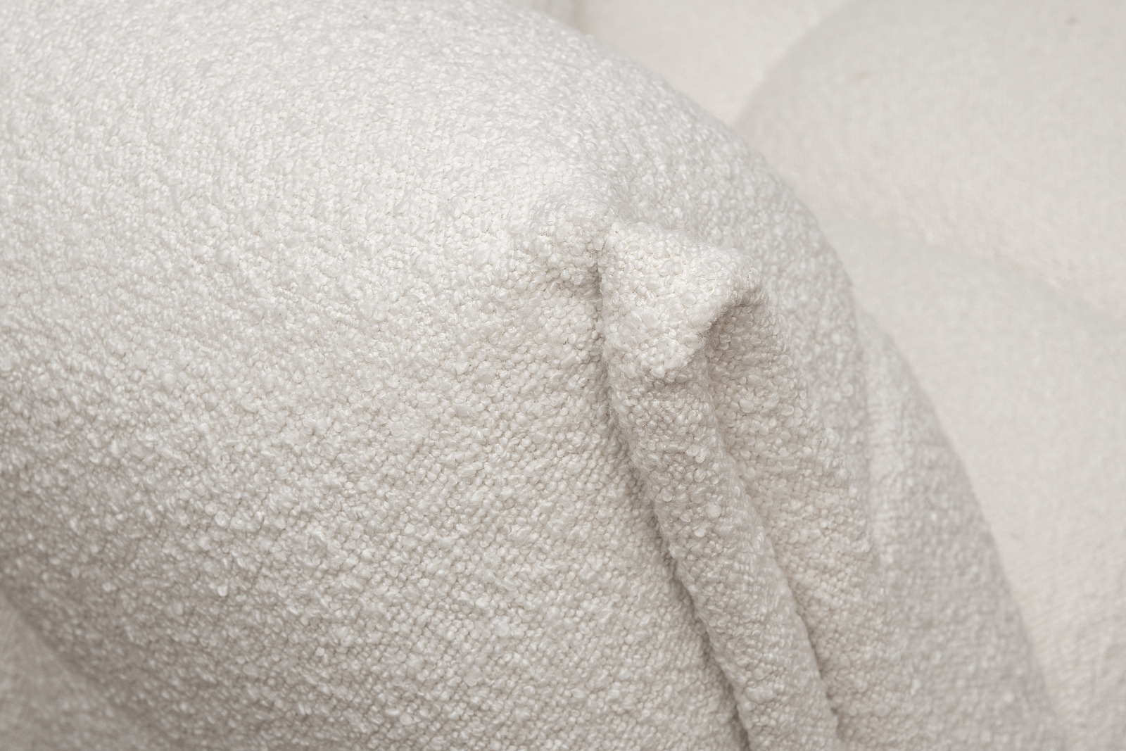 Диван двухместный GD/Prato букле экрю Orso ECRU 204*106**75 Garda Decor GD/Prato-D2-Orso Ecru