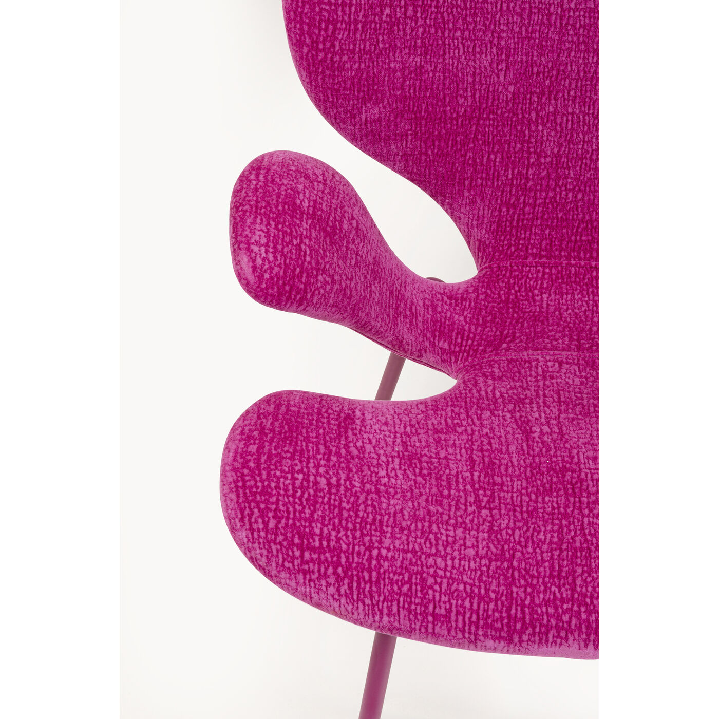 Стул с подлокотниками Soft Petal Pink Mono KARE 71246