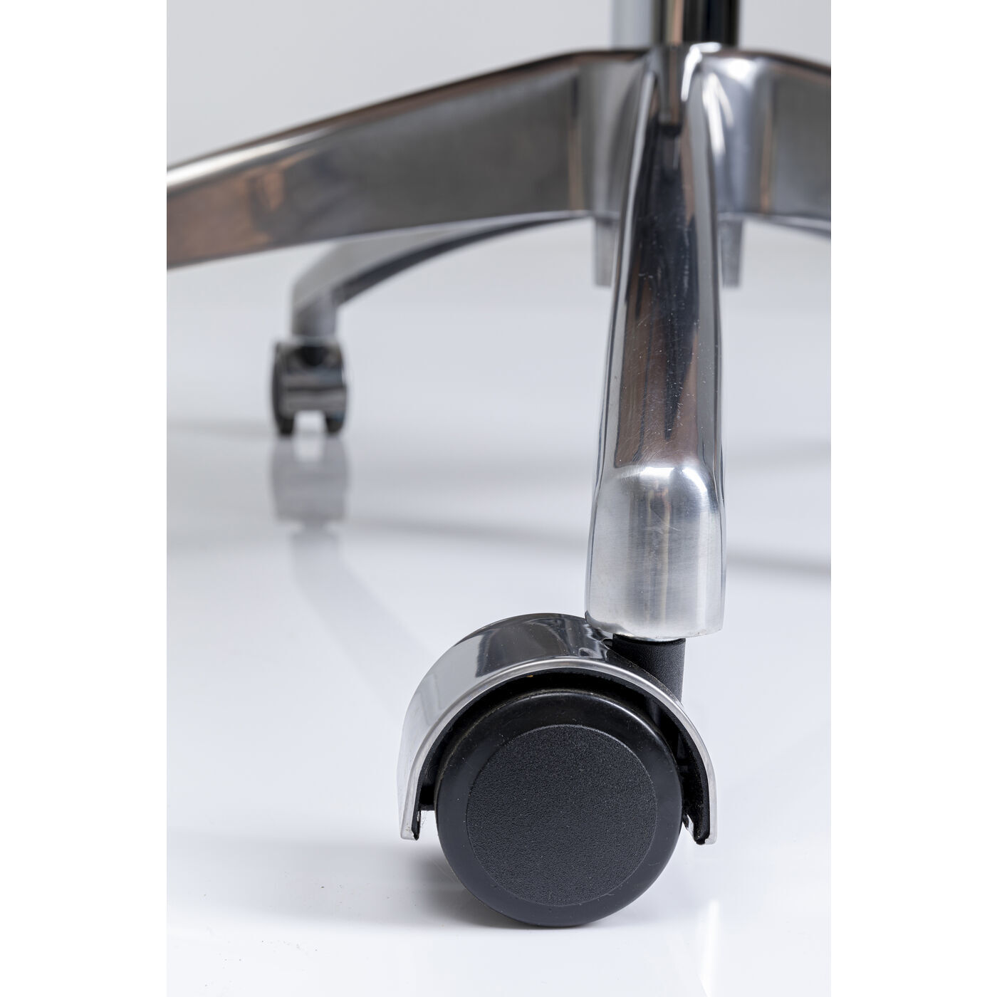 Кресло офисное Rouven 86108 Kare