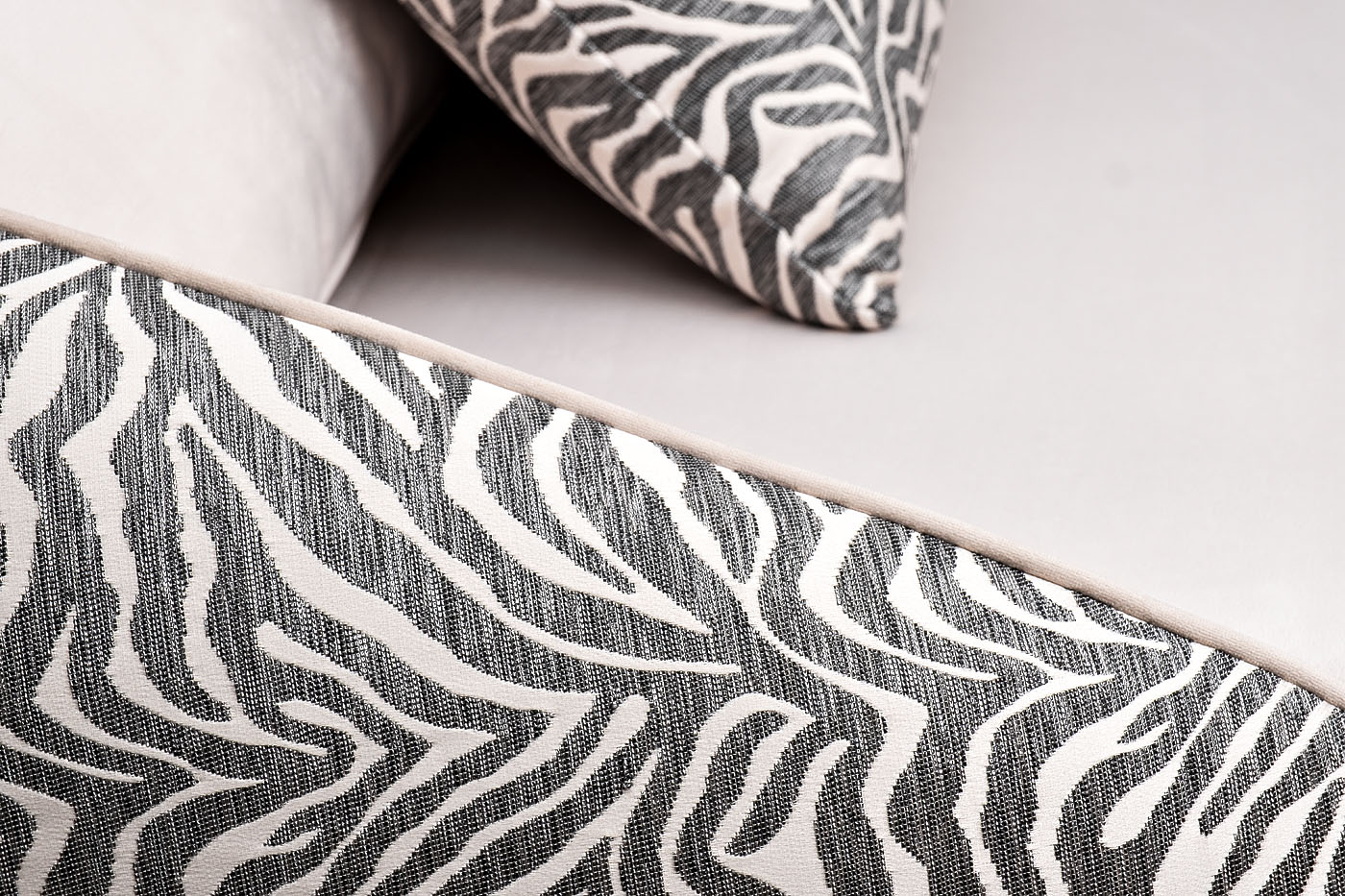 Диван Palazzo трехместный раскладной бежевый с принтом Garda Decor PALAZZO-240M-Colt002+Ana Beg