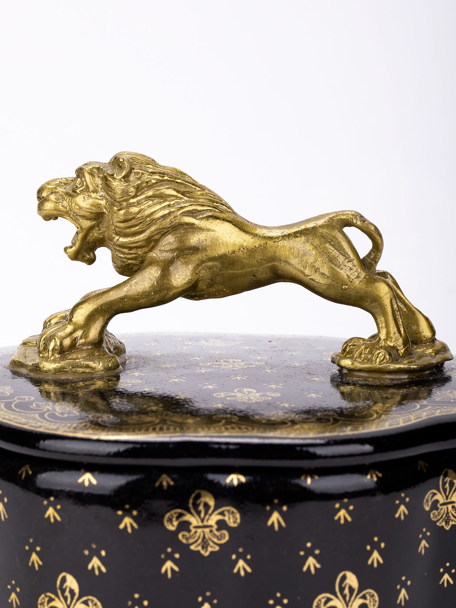 Шкатулка со львом Glasar 31G2593/B1229EHC/HBK1041