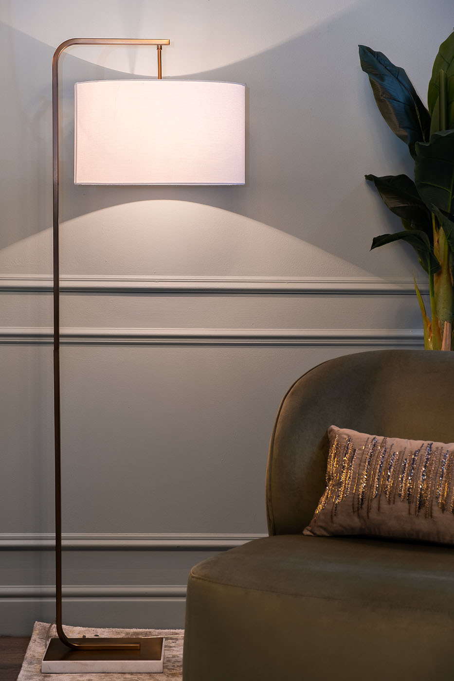 Торшер с белым плафоном Garda Decor 22-89017FL