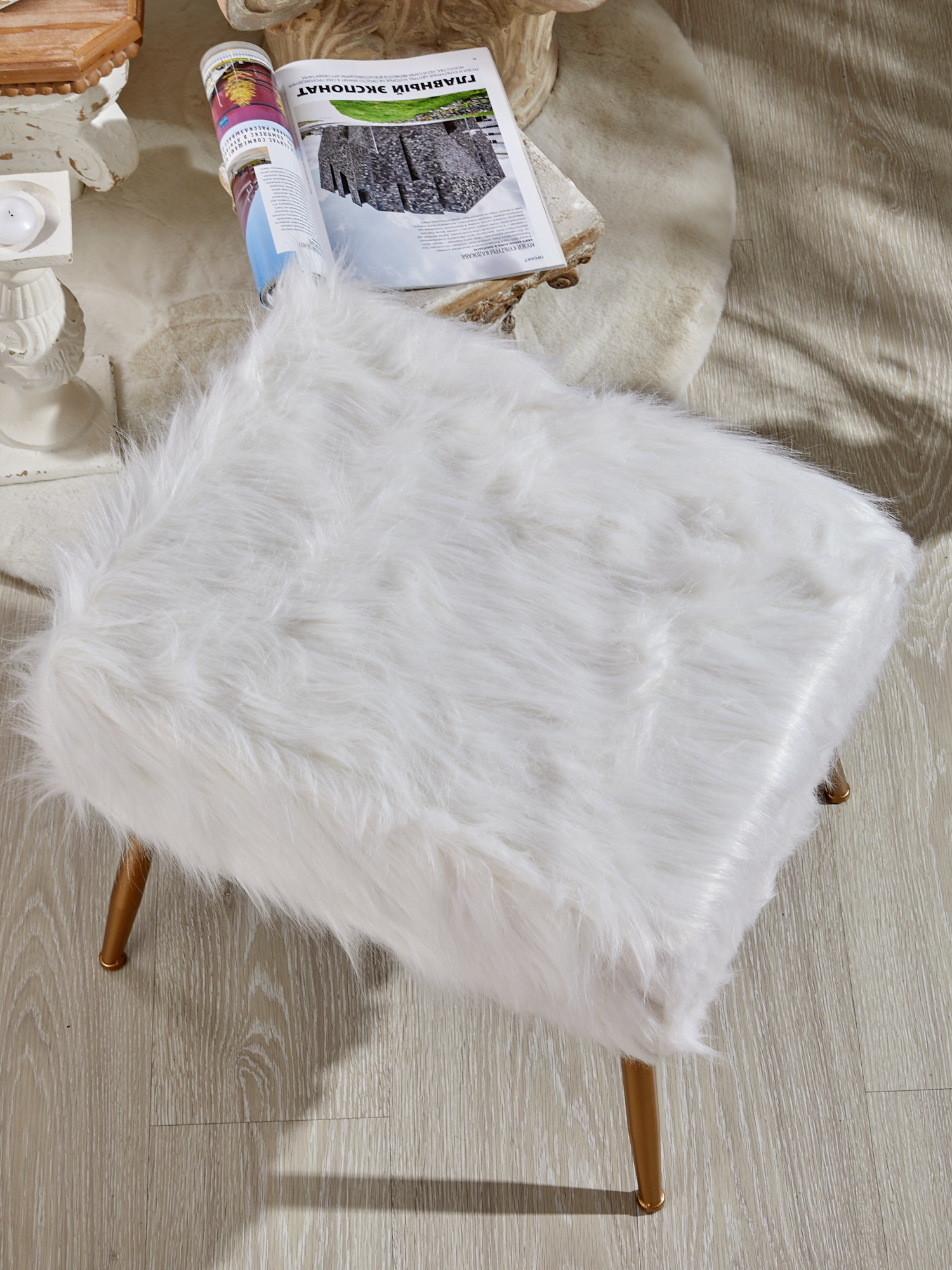 Пуф с меховым ворсом Glasar 49-328