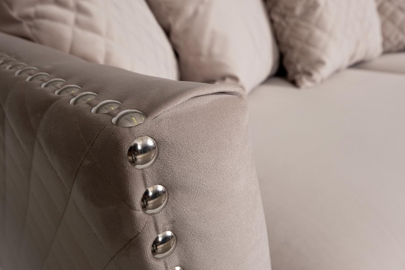 Диван Sorrento 250 трехместный велюровый крем-брюле Garda Decor SORRENTO-250-2K-КР-БРЮЛЕ-Bel42