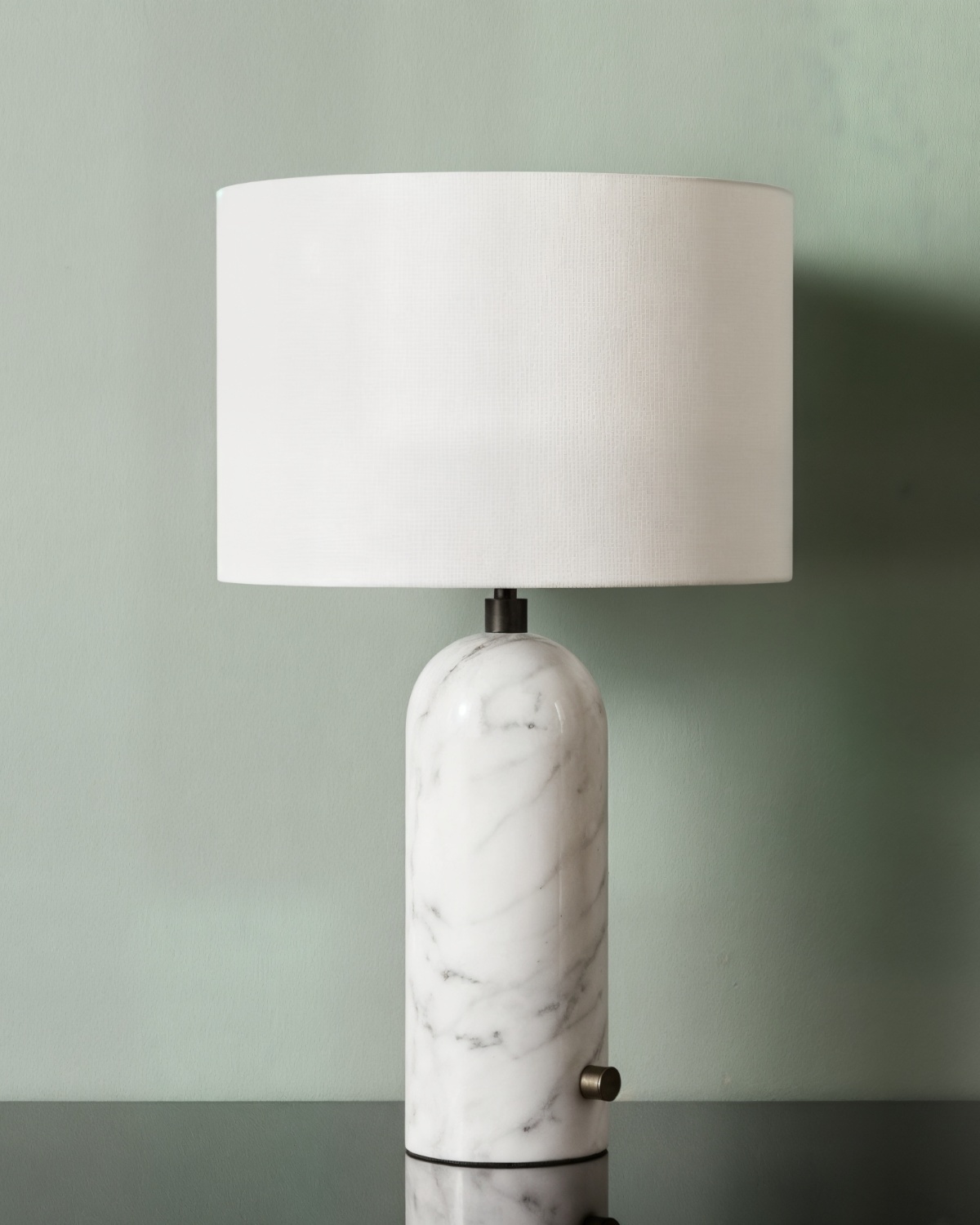 Настольная лампа Эдвин из белого мрамора с белым абажуром Louvre Home LTL184134MGI