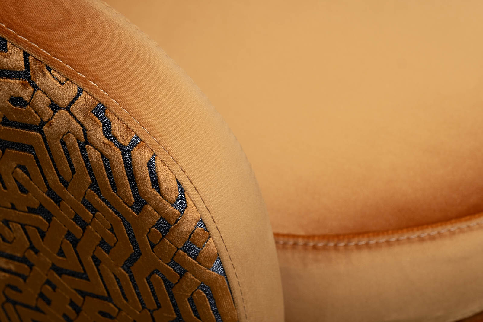 Кресло Napoli вращающееся вельветовое с принтом оранжевое Garda Decor Napoli-3K-МЕДНЫЙ-Velv-ORANG+ Lattice ORANG