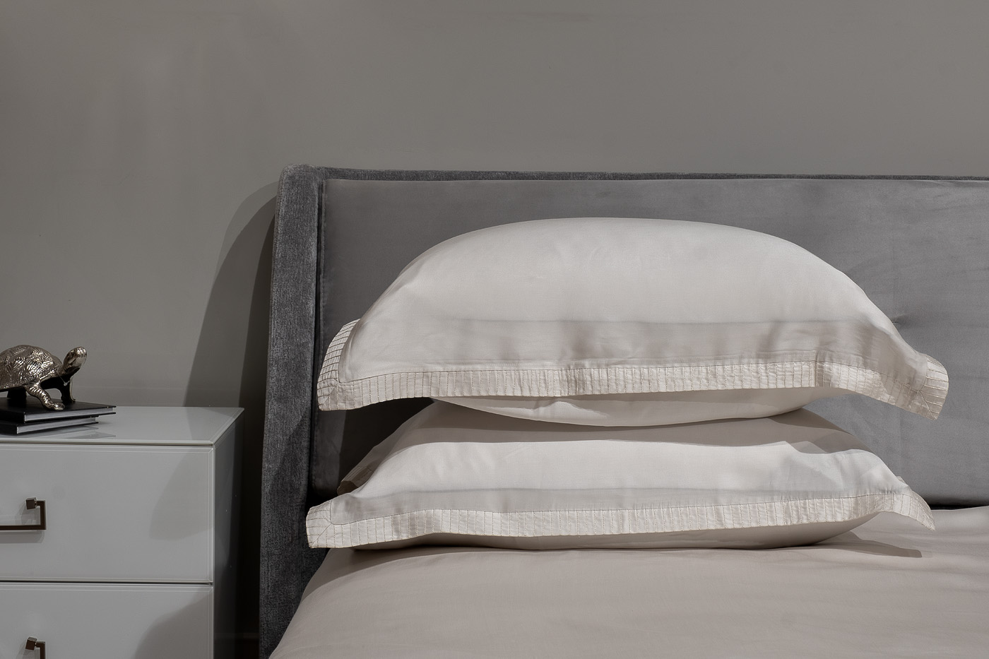 Простыня тенсель 270х280см жемчужная Garda Decor 144HF-40405