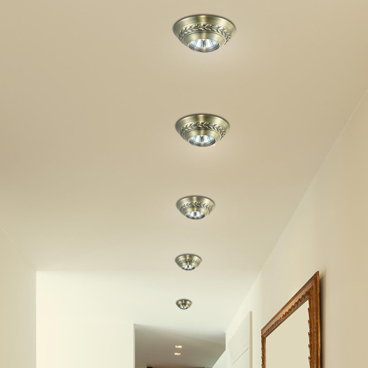 Стандартный встраиваемый неповоротный светильник Novotech 369661