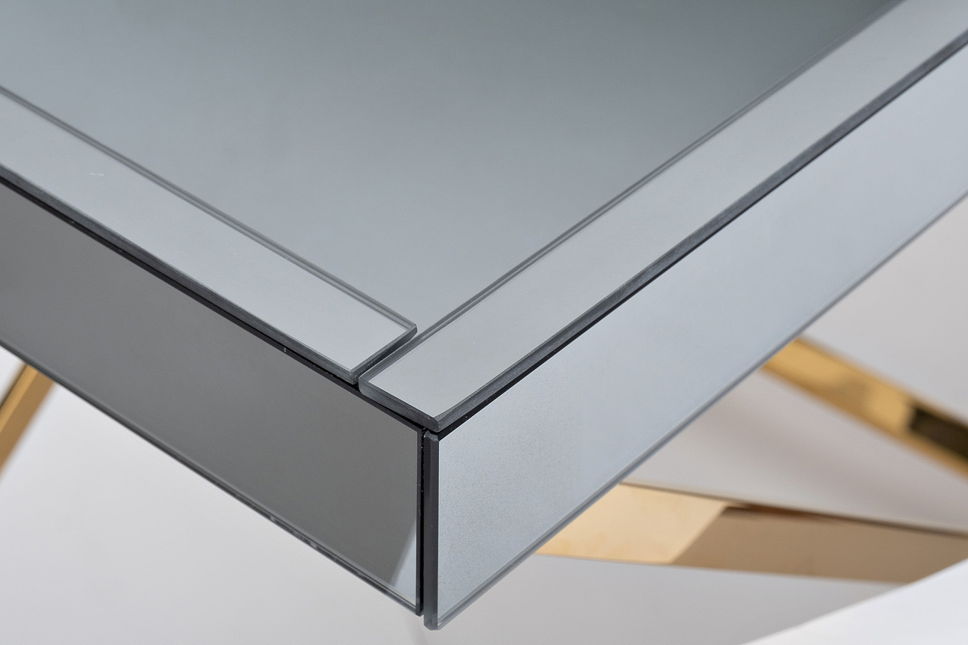 Стол сервировочный зеркальный матовый/золото Garda Decor KFG134