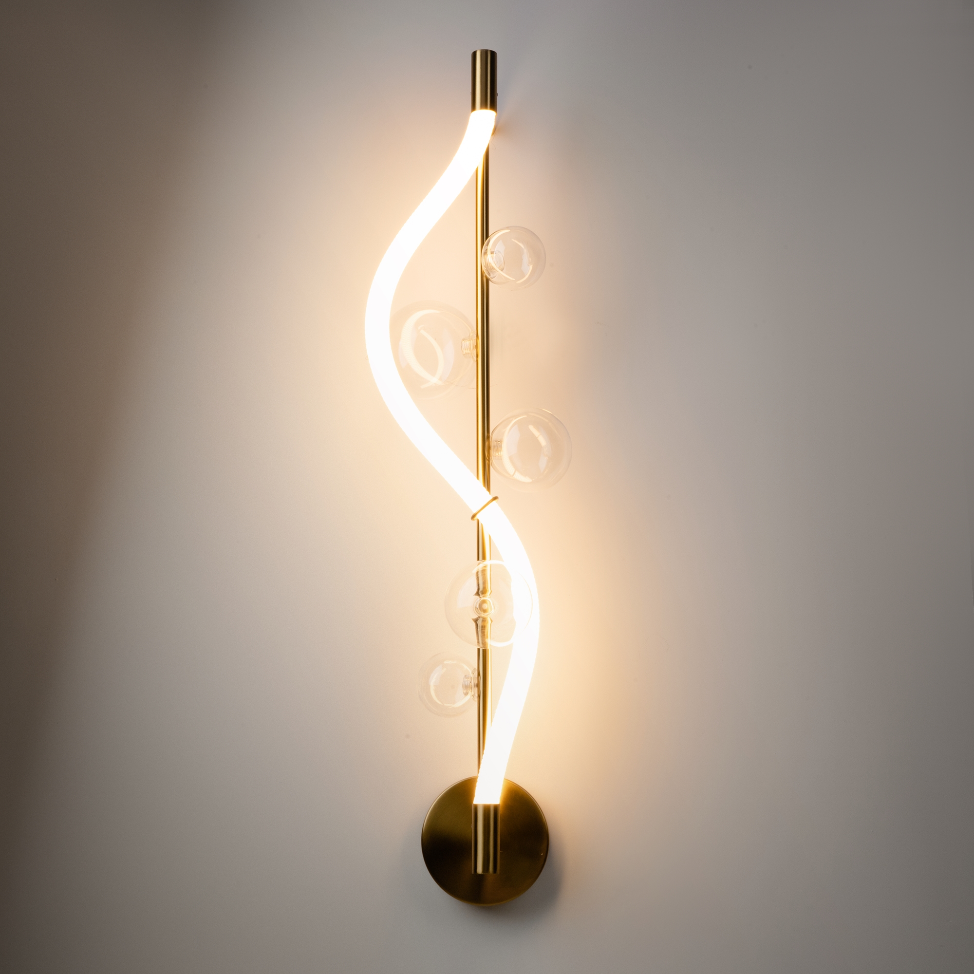 Настенный светильник (бра) Maytoni MOD289WL-L18BS3K