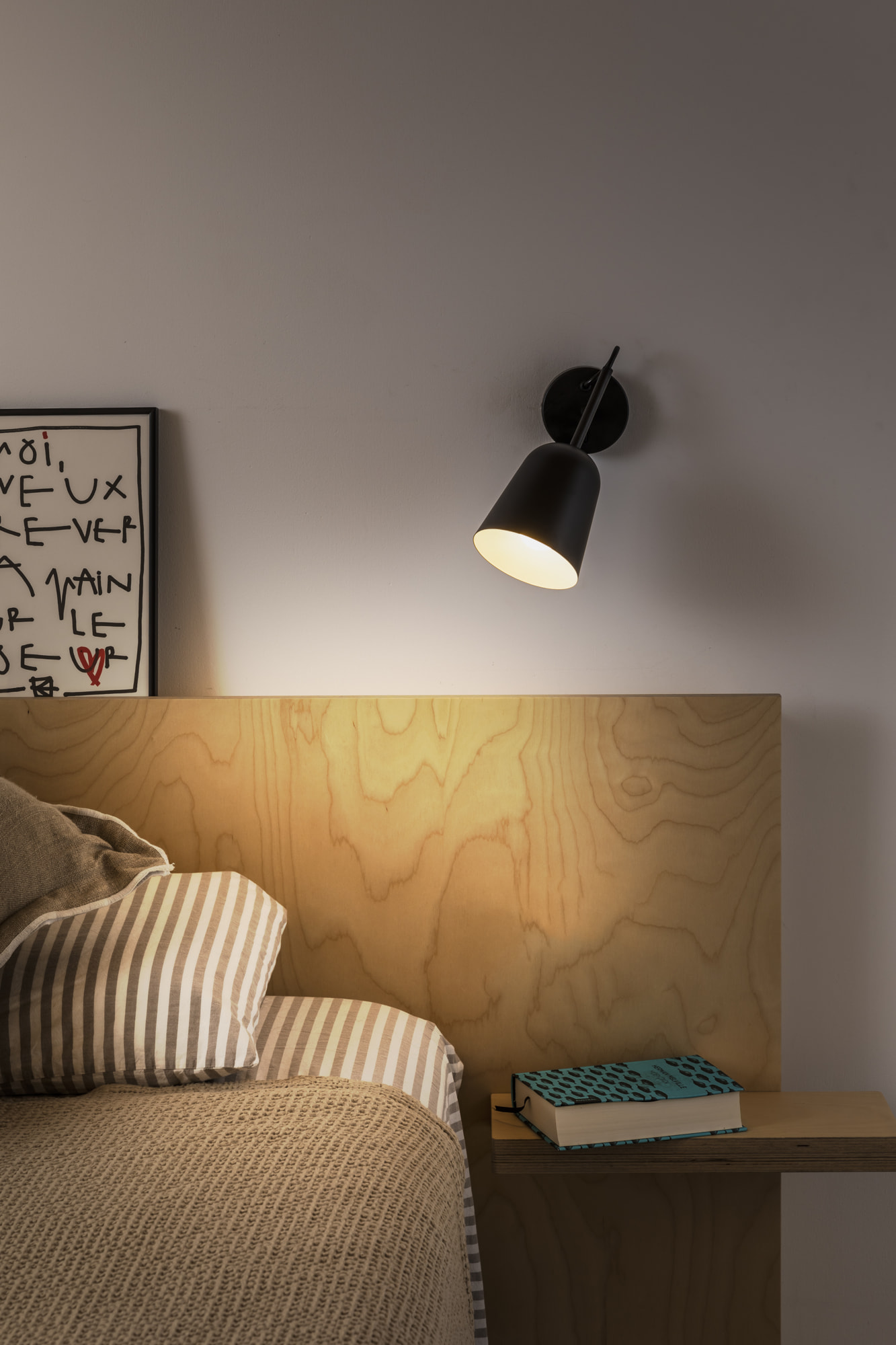 Настенный светильник STUDIO черный абажур 1xE14 Faro