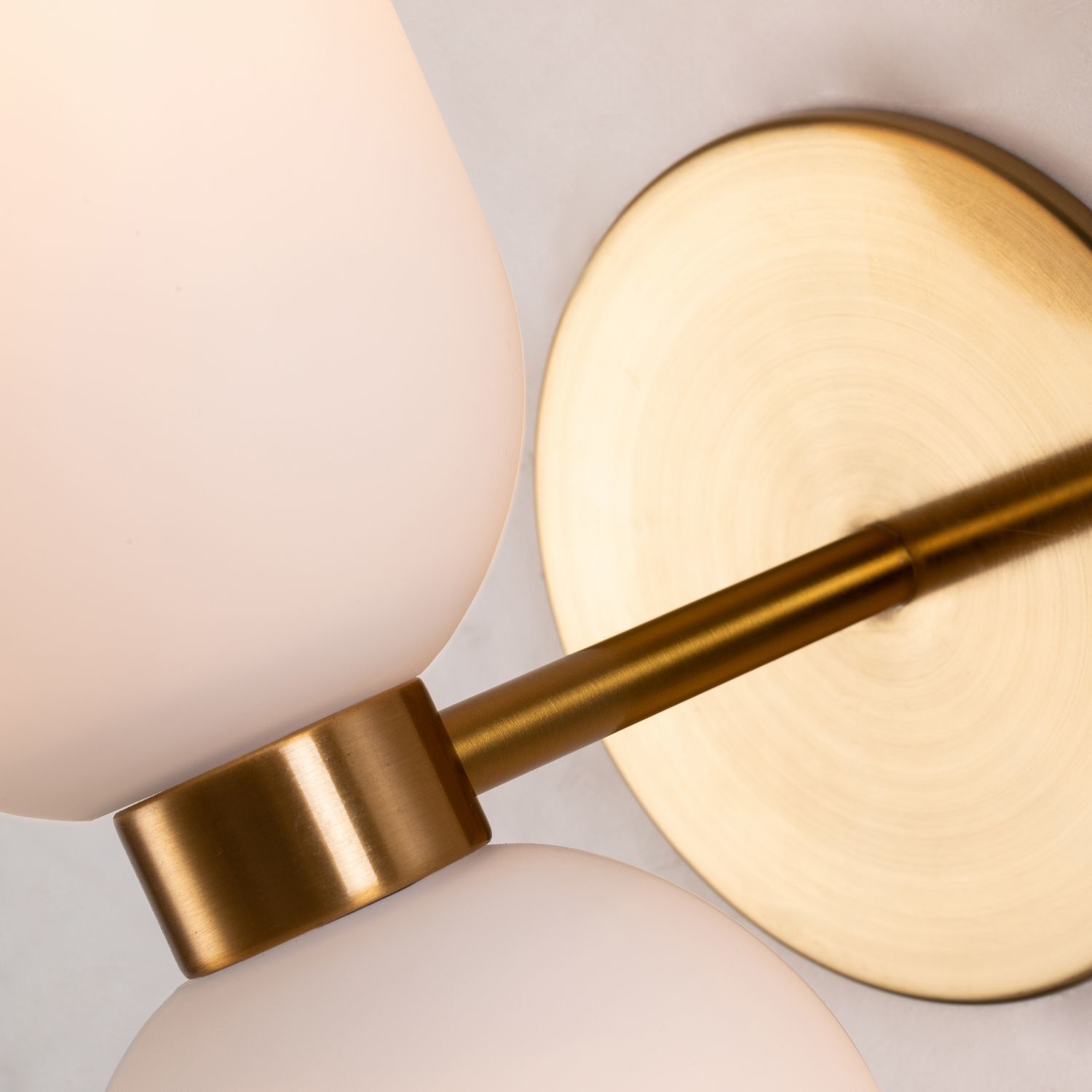 Настенный светильник Favourite 2876-1W