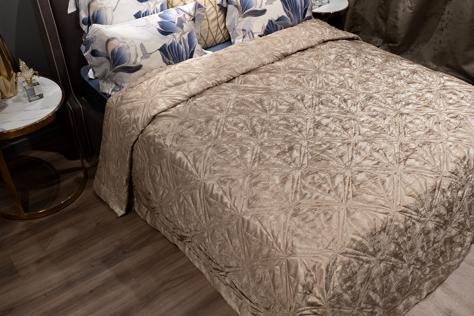 Покрывало Houston Кристалло 260х260см со стежкой Garda Decor 121GD-14612