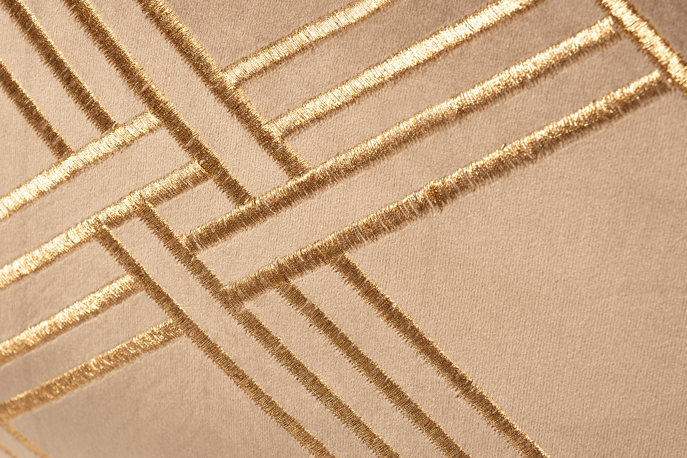 Подушка декоративная с бисером "Ромбы" коричневая Garda Decor 70SW-20793