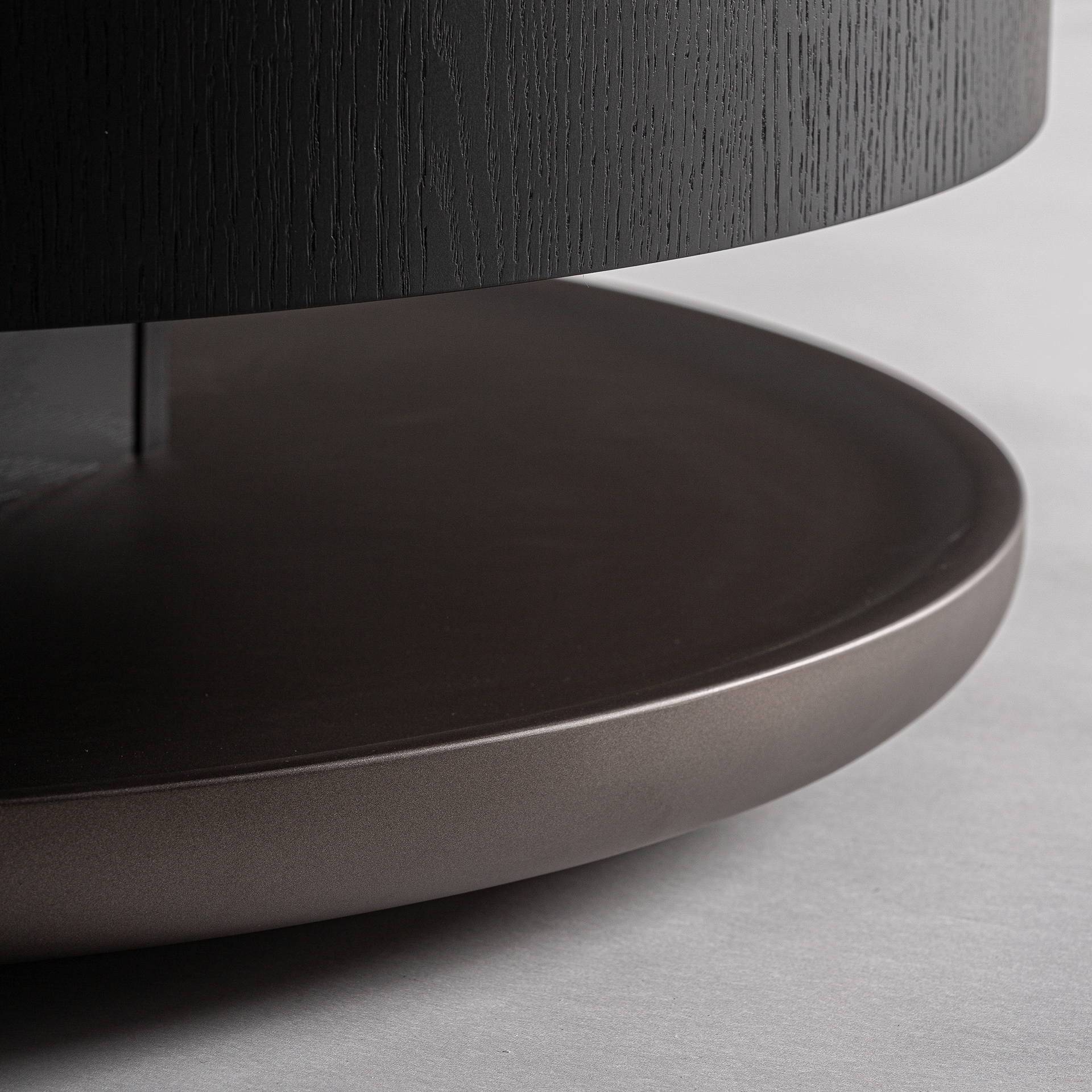 Журнальный столик Breil черно-белый Vical