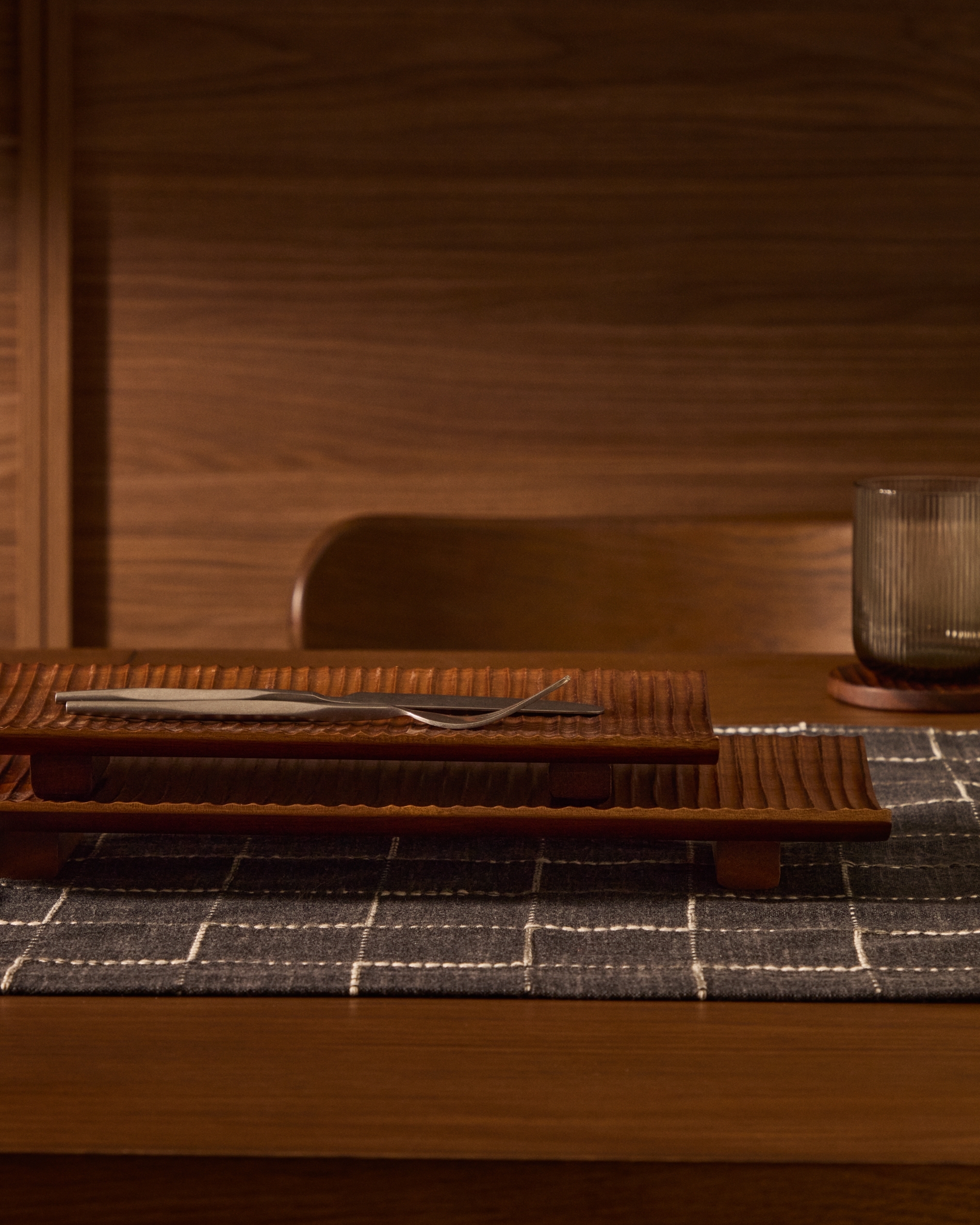 Маленькая сервировочная доска Rommu из акации La Forma (ex Julia Grup)