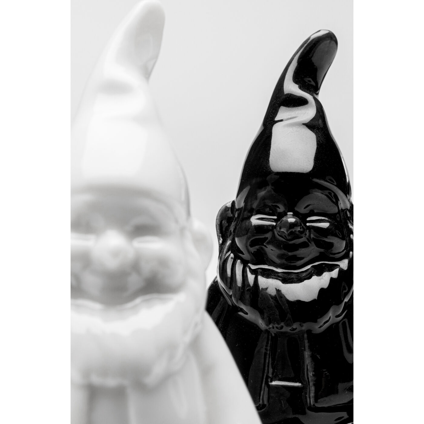 Набор для соли и перцаr Gnome Black And White (2/Set) KARE 56620