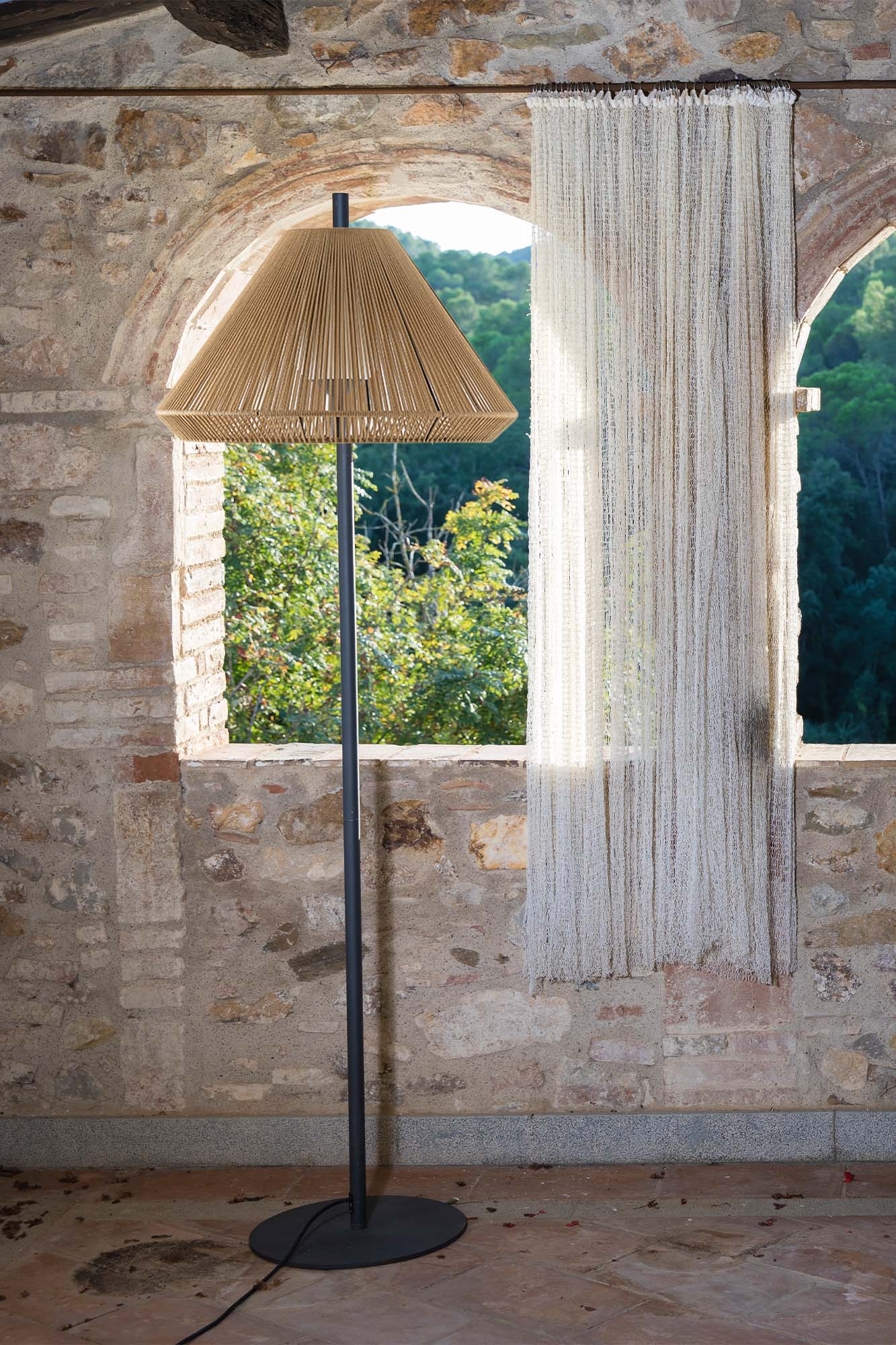 Saigon Уличный торшер цвета охры 2M C70 Faro