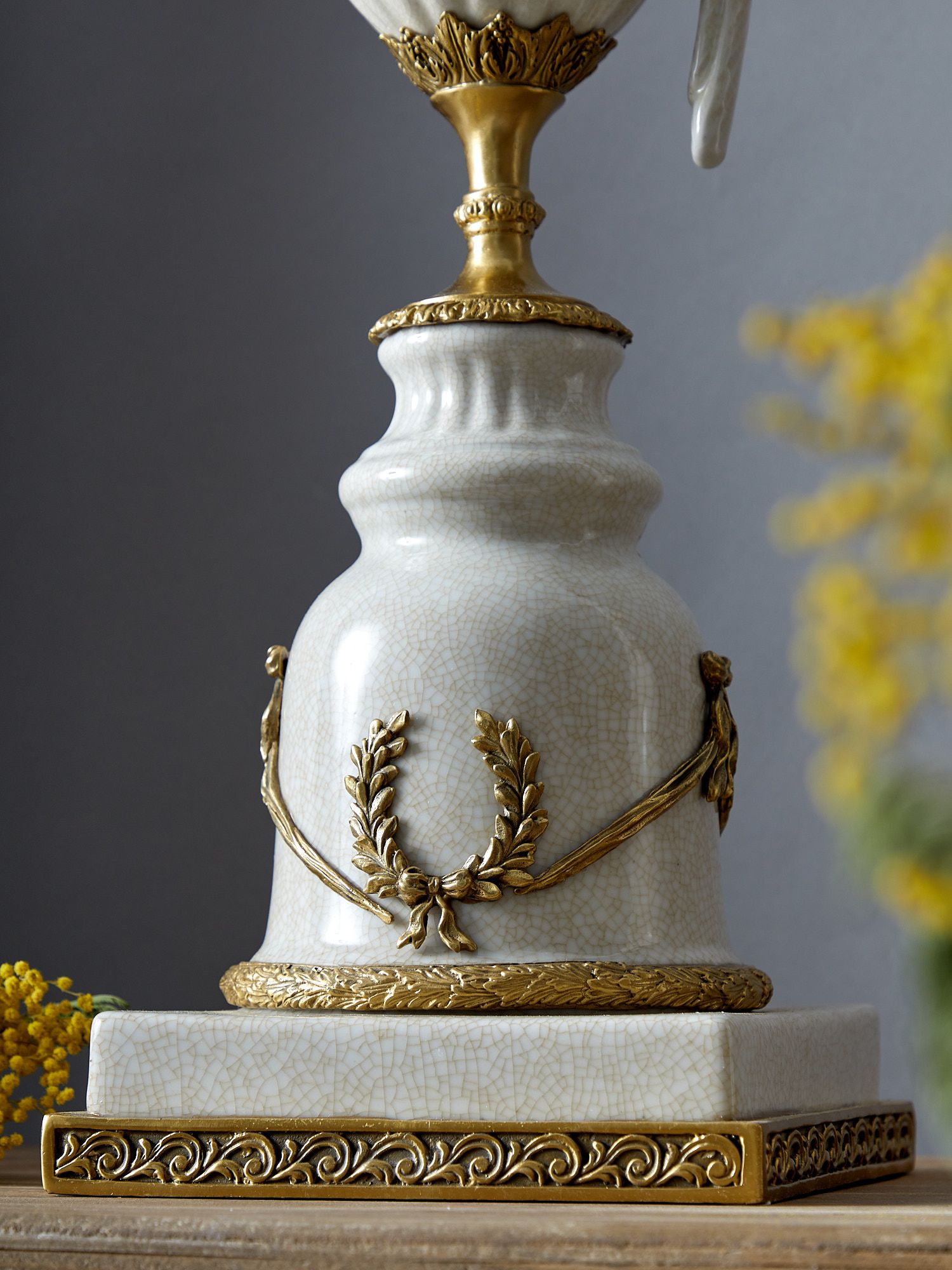 Подсвечник Попугай Glasar 31G1624/E566AC/WHITE