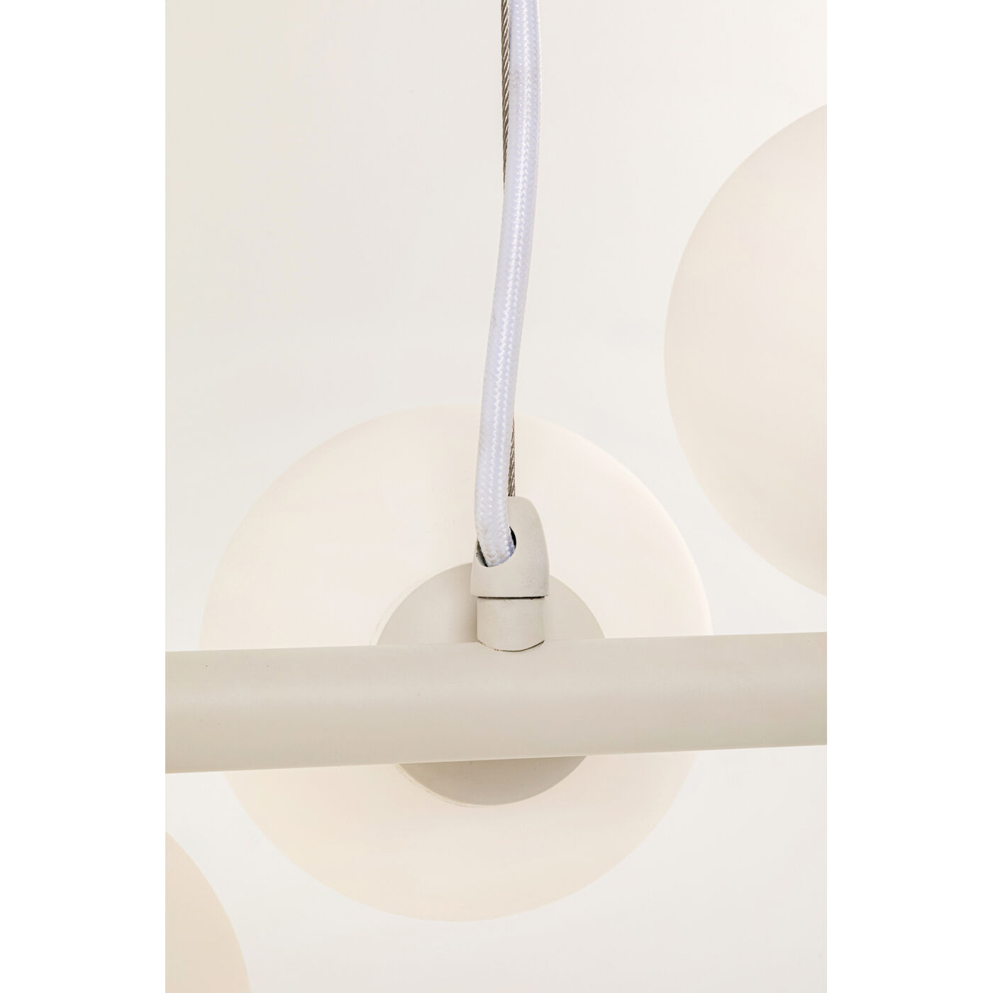 Светильник подвесной Scala Balls Milky Greige 150cm KARE 57546