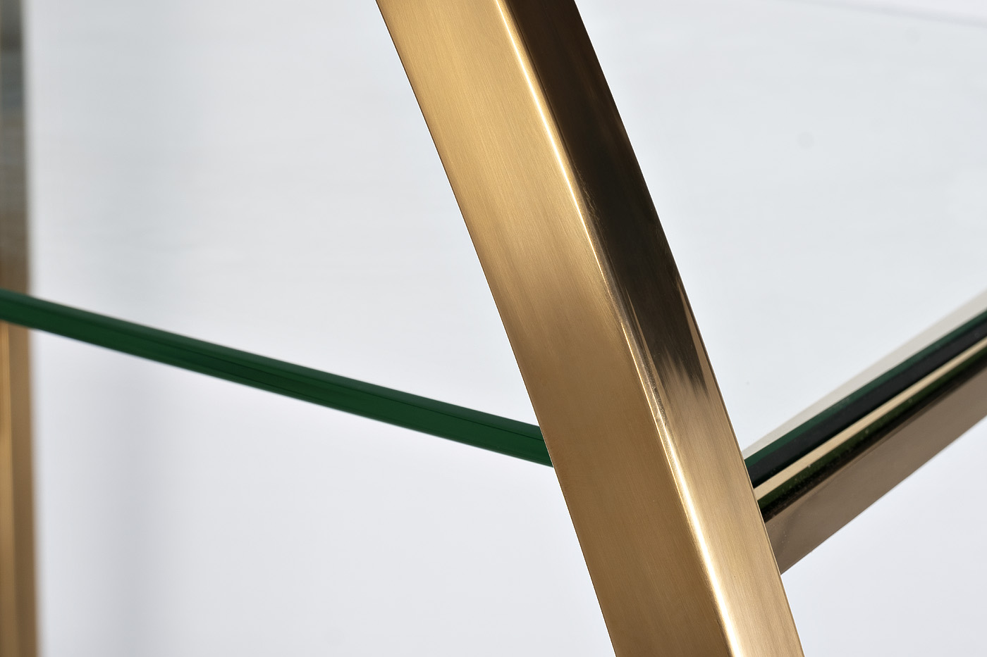 Стеллаж Полусфера прозр.стекло/золото Garda Decor KFG087/1