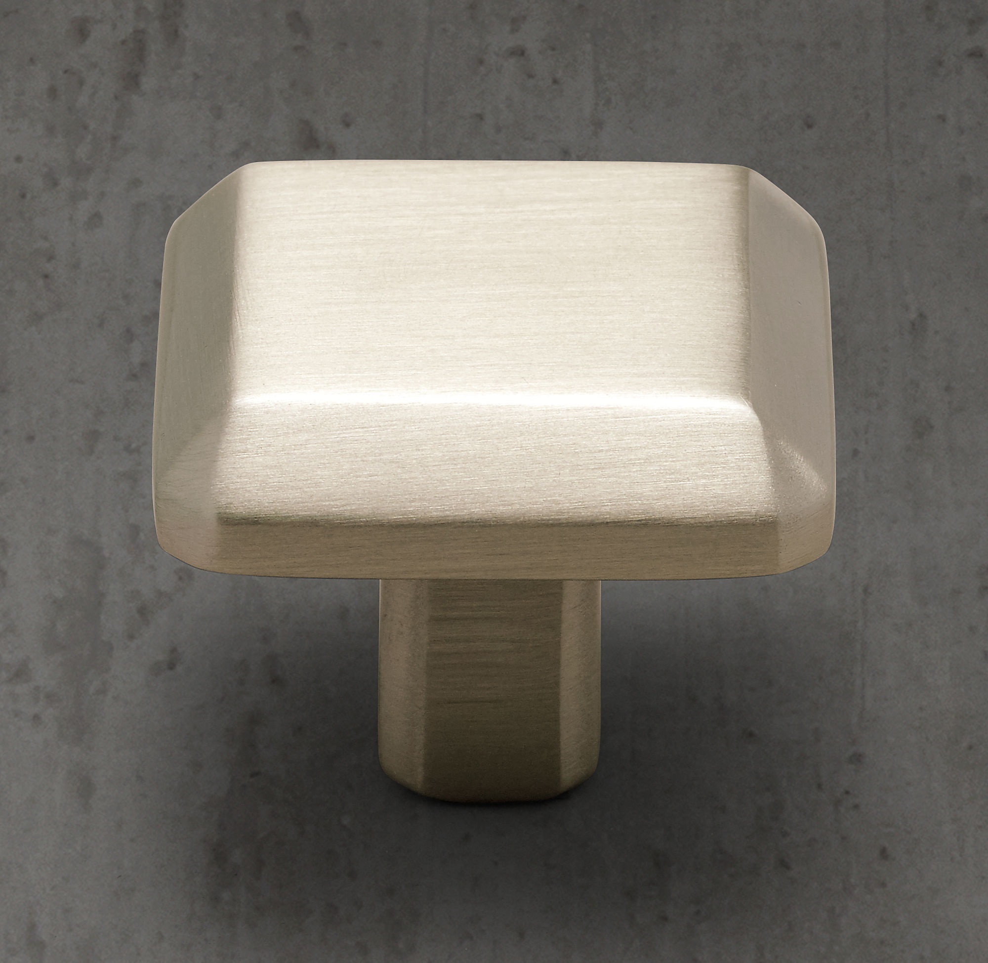 Ручка-кнопка Restoration Hardware Regent L.3.2 Satin Nickel