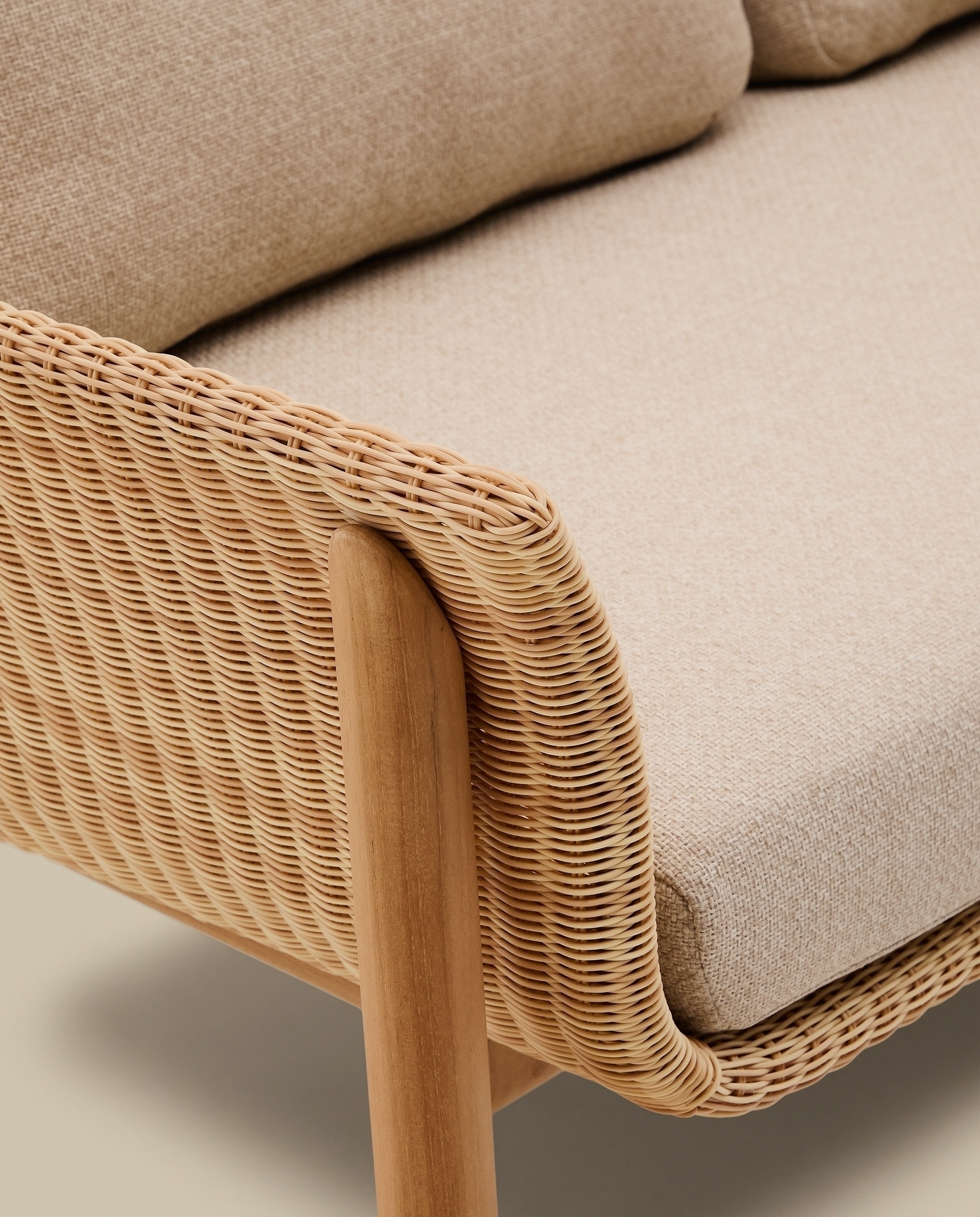 Двухместный диван Galea из тикового дерева и синтетического ротанга 170,5 см La Forma (ex Julia Grup)