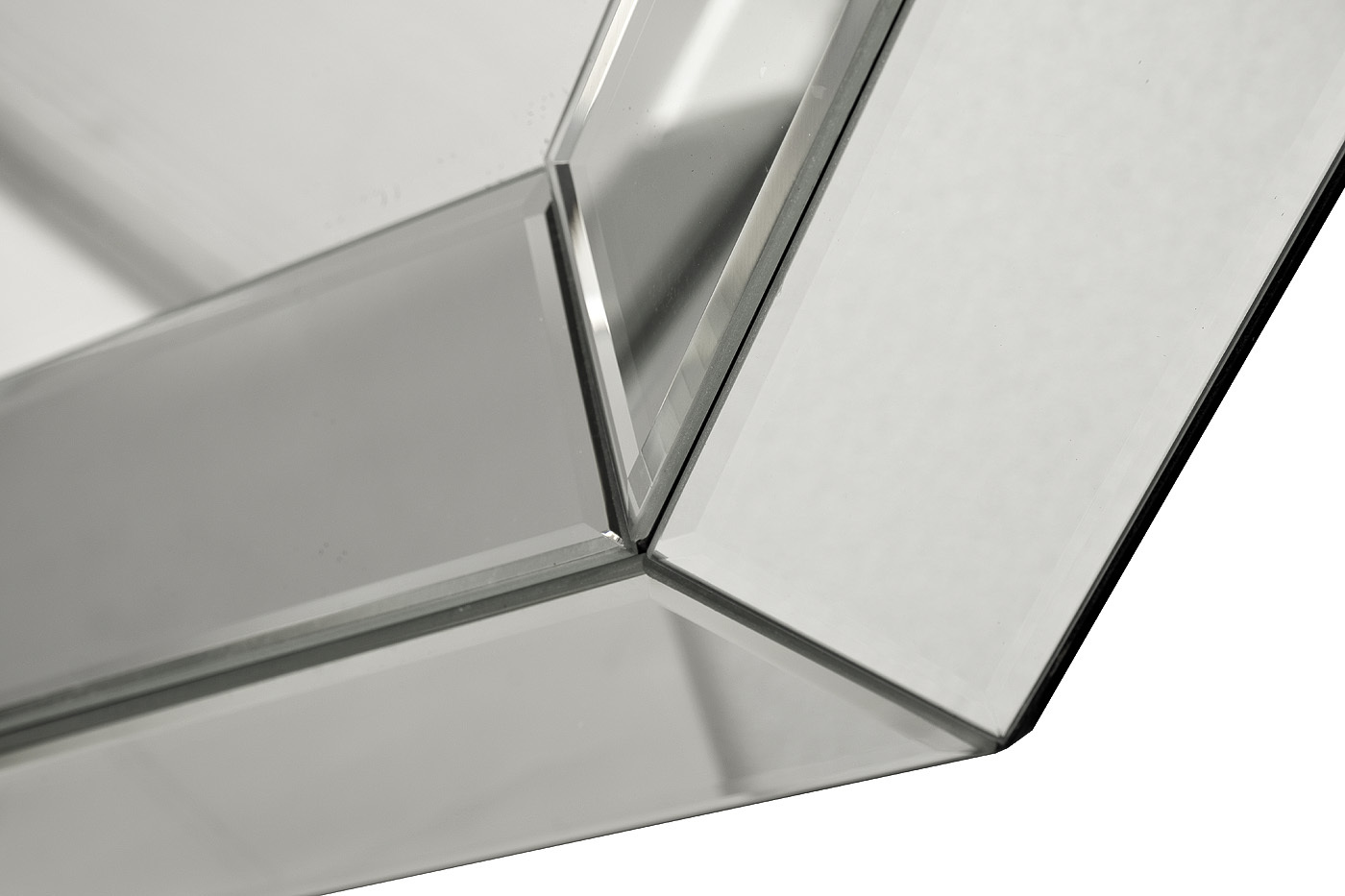 Зеркало декоративное в зеркальной раме Garda Decor 19-OA-8171