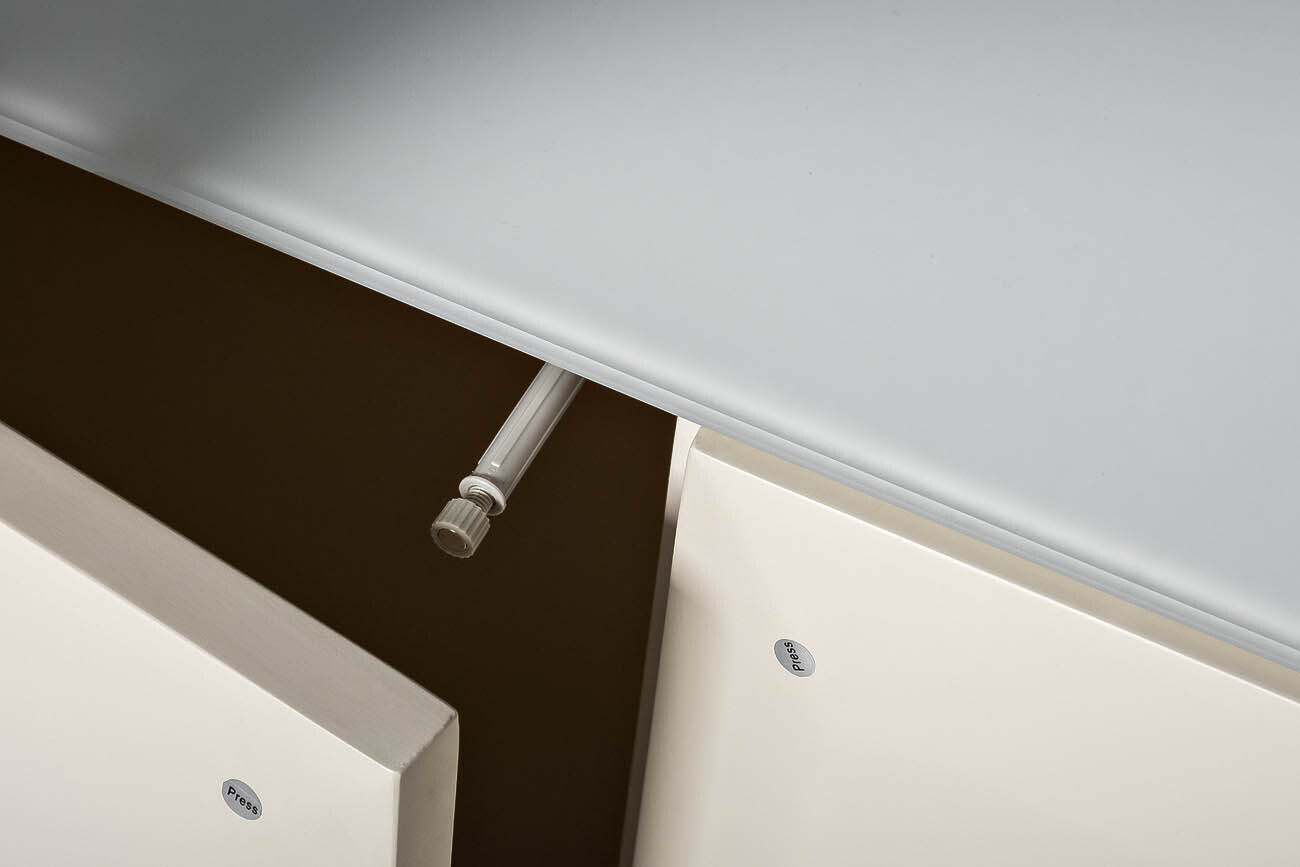 Комод Quadro с дверцами Garda Decor 58DB-CH15873