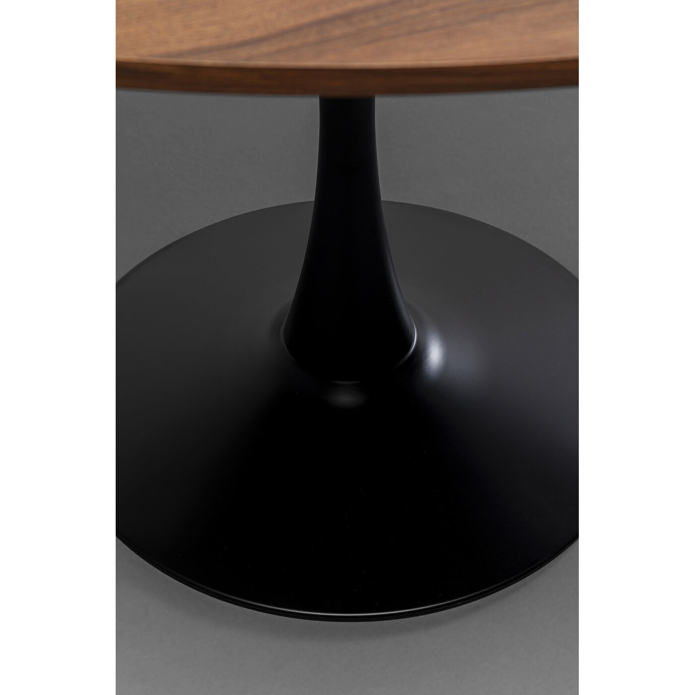 Стол кофейный Schickeria Walnut Black Ø110cm KARE 70492