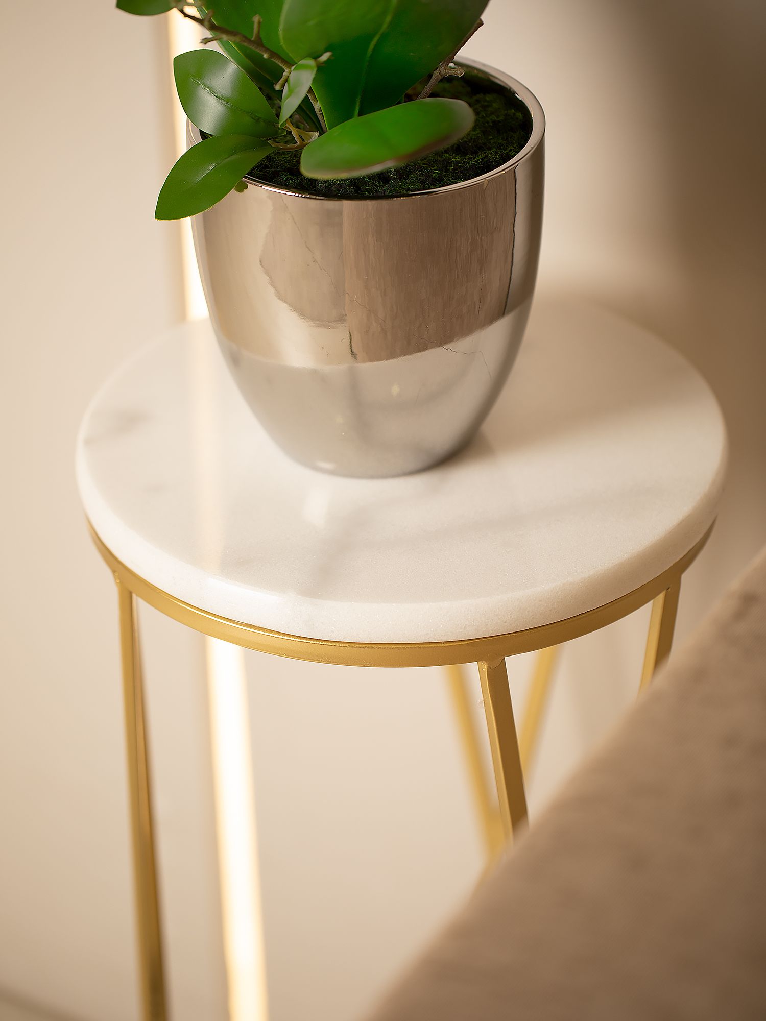 Столик приставной с белым мрамором Glasar 54-015