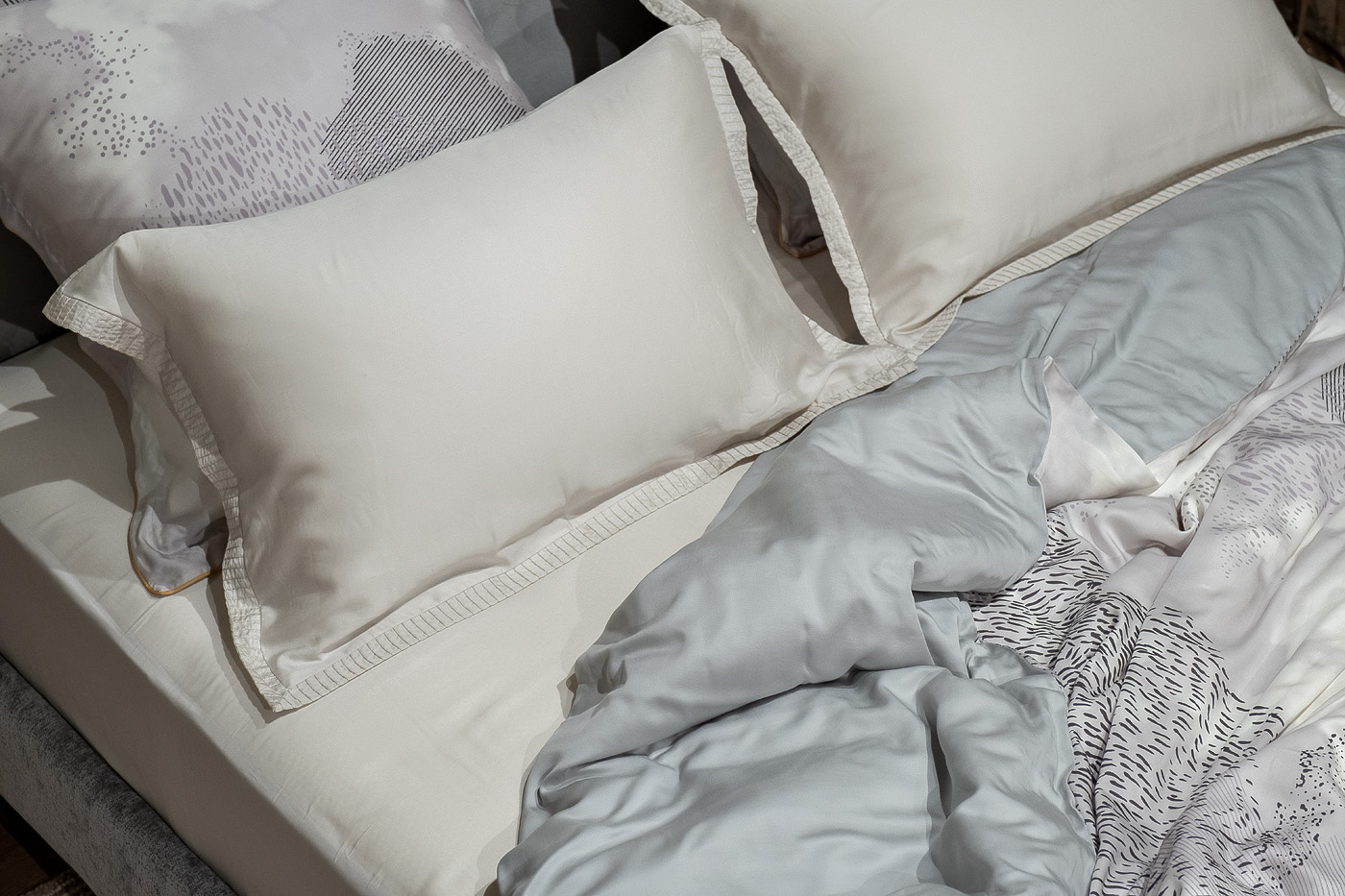 Комплект постельного белья Нувола серый евро с наволочками 70х70см Garda Decor 144HF-12302