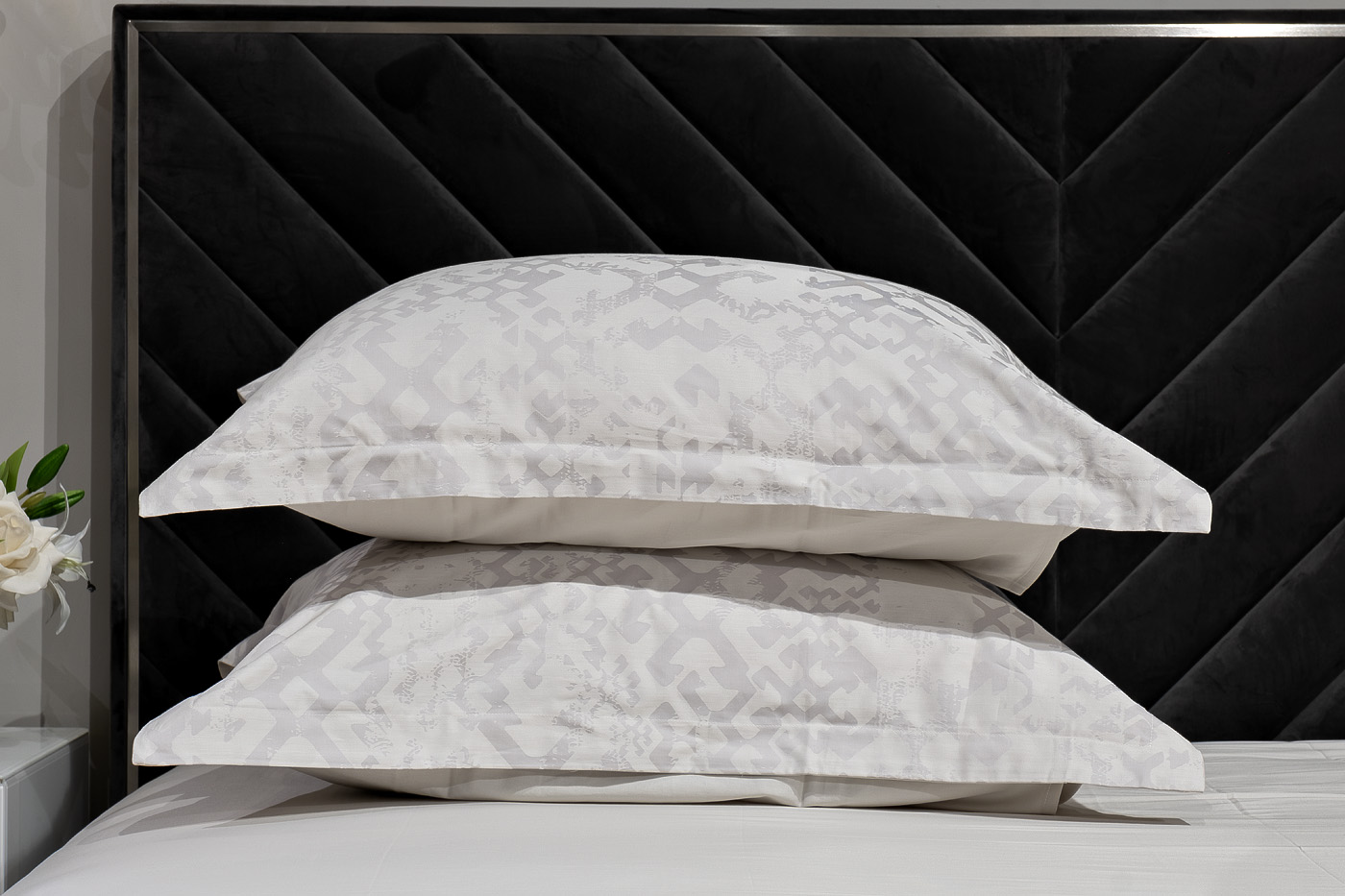 Простыня сатиновая бежевая Garda Decor 130HB-00044