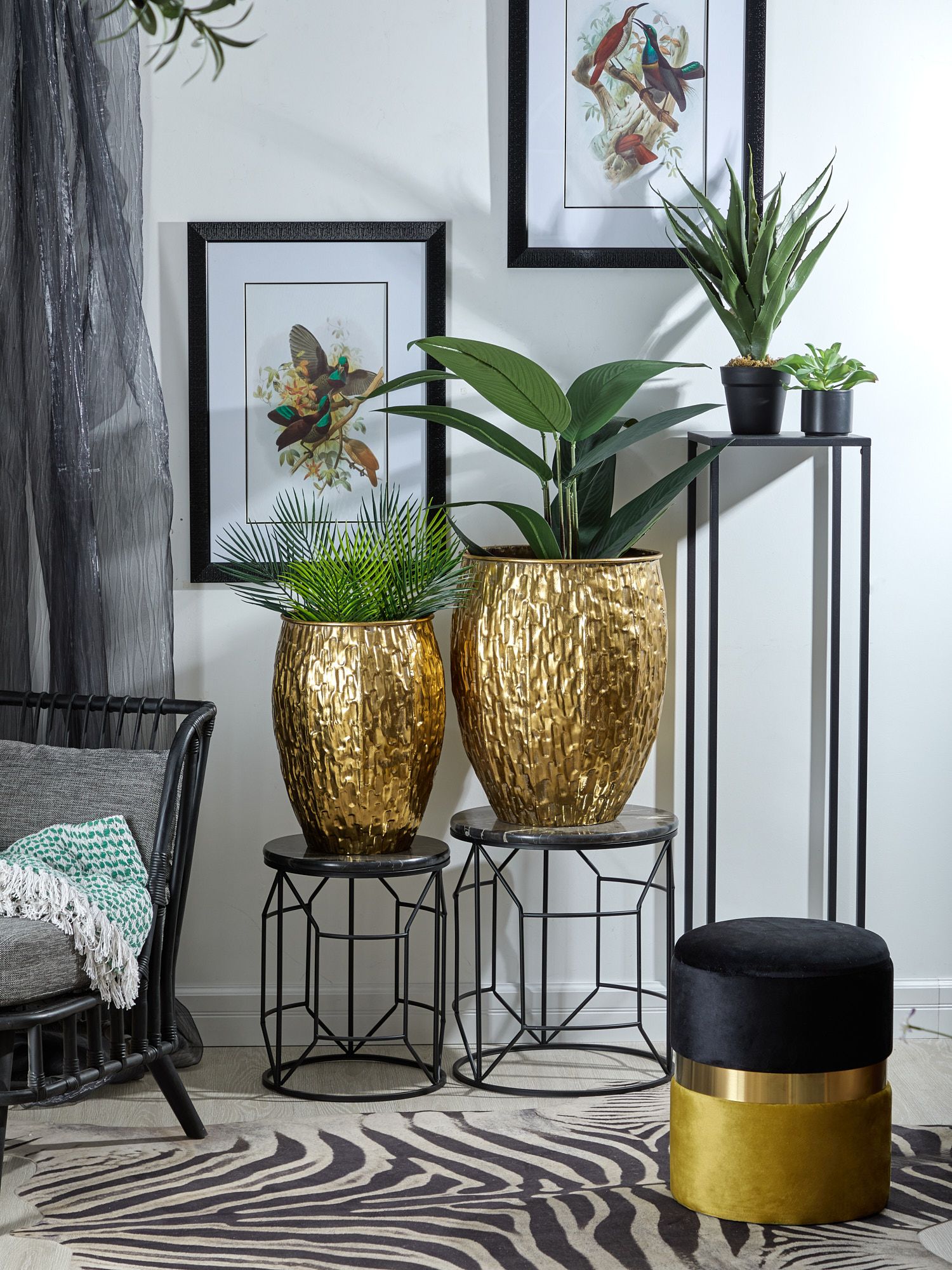 Столик интерьерный с черным мрамором Glasar 54-260