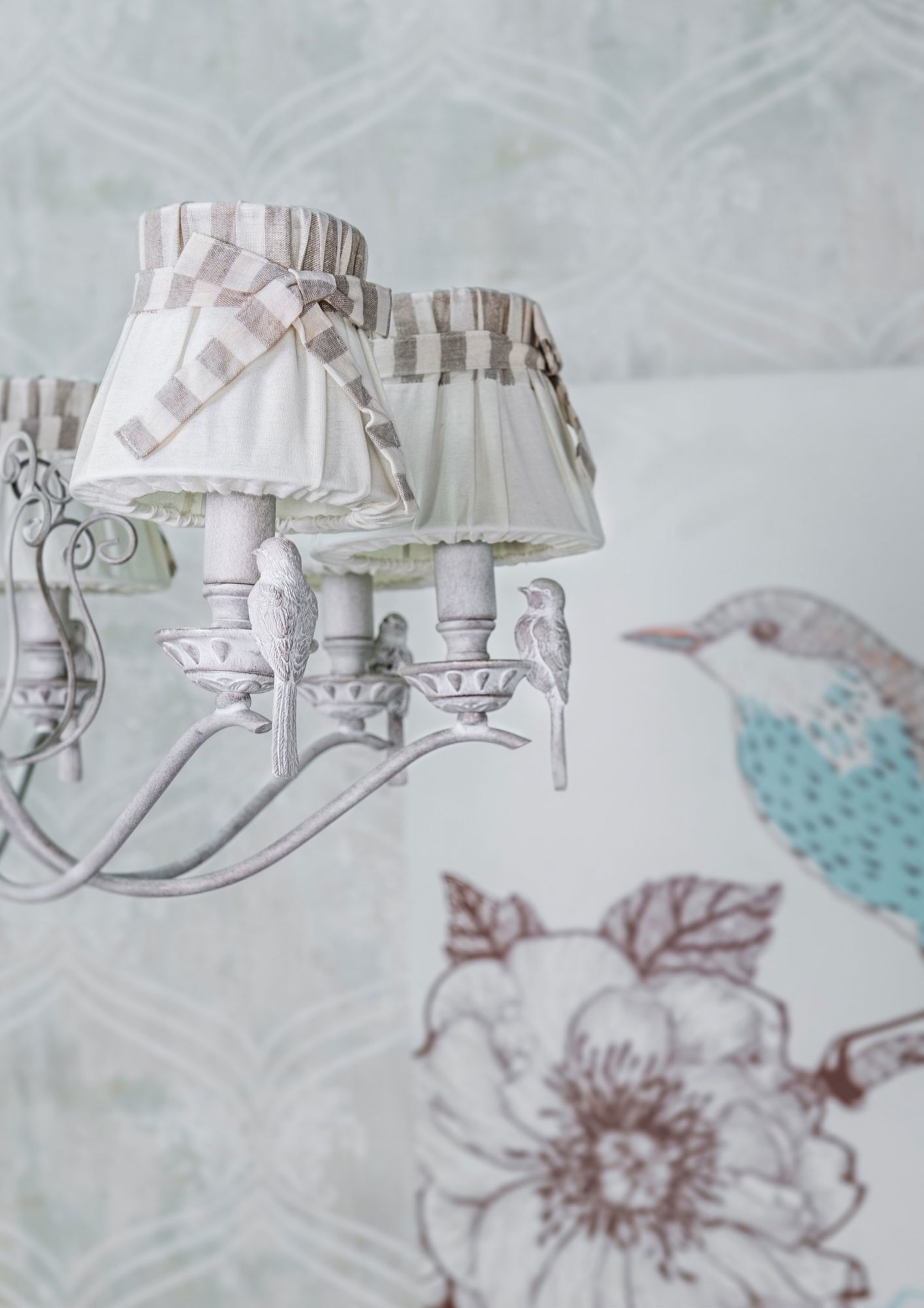 Люстра Maytoni ARM013-08-W