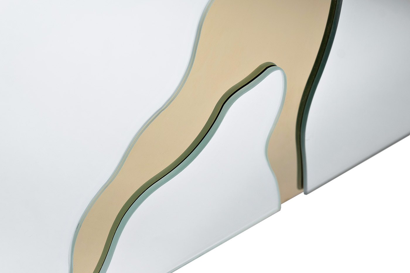 Тумбочка зеркальная с золотым декором Garda Decor KFG199