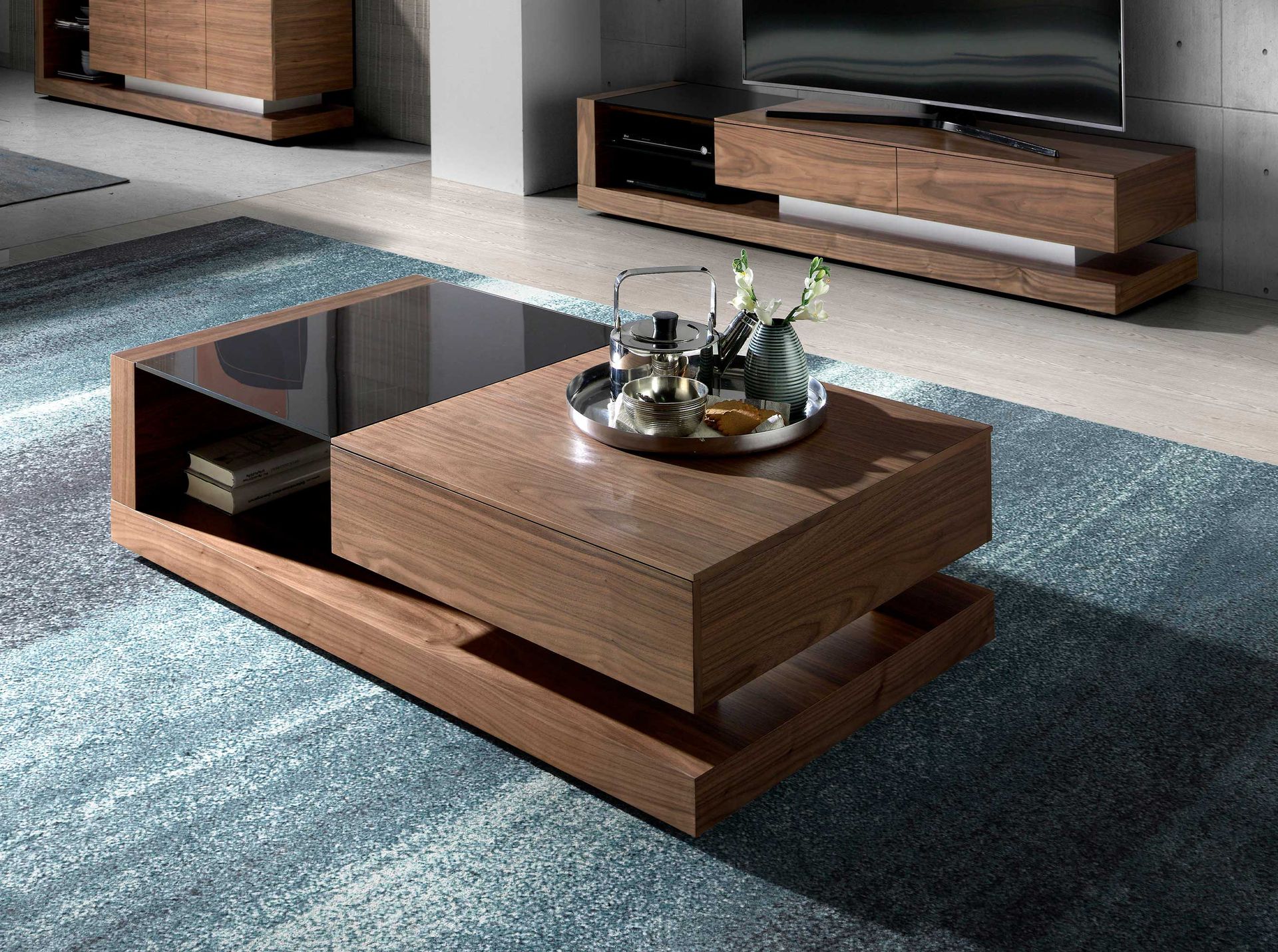 Журнальный столик из ореха с черным стеклом MH1317A /2061 Angel Cerda