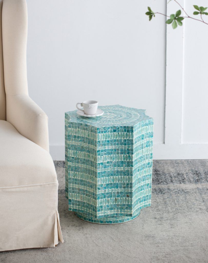 Столик акцентный с отделкой раковинами устриц Glasar 48743