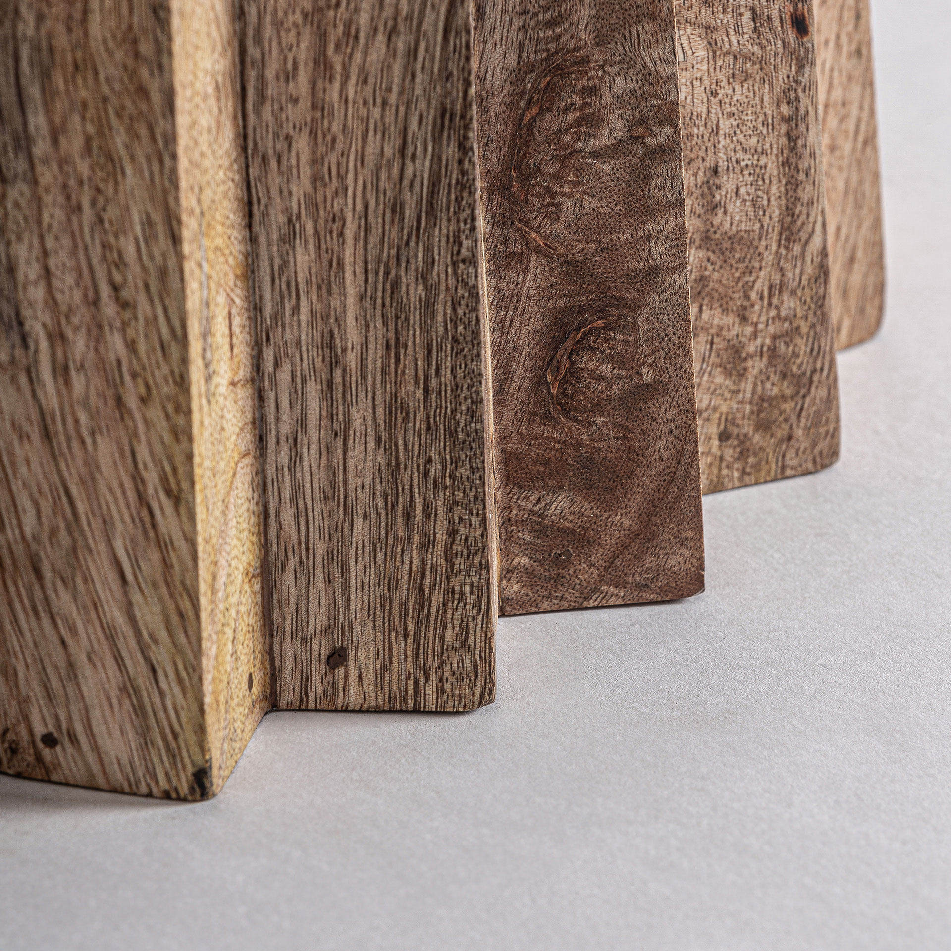 Обеденный стол из дерева Plisse натуральный Vical